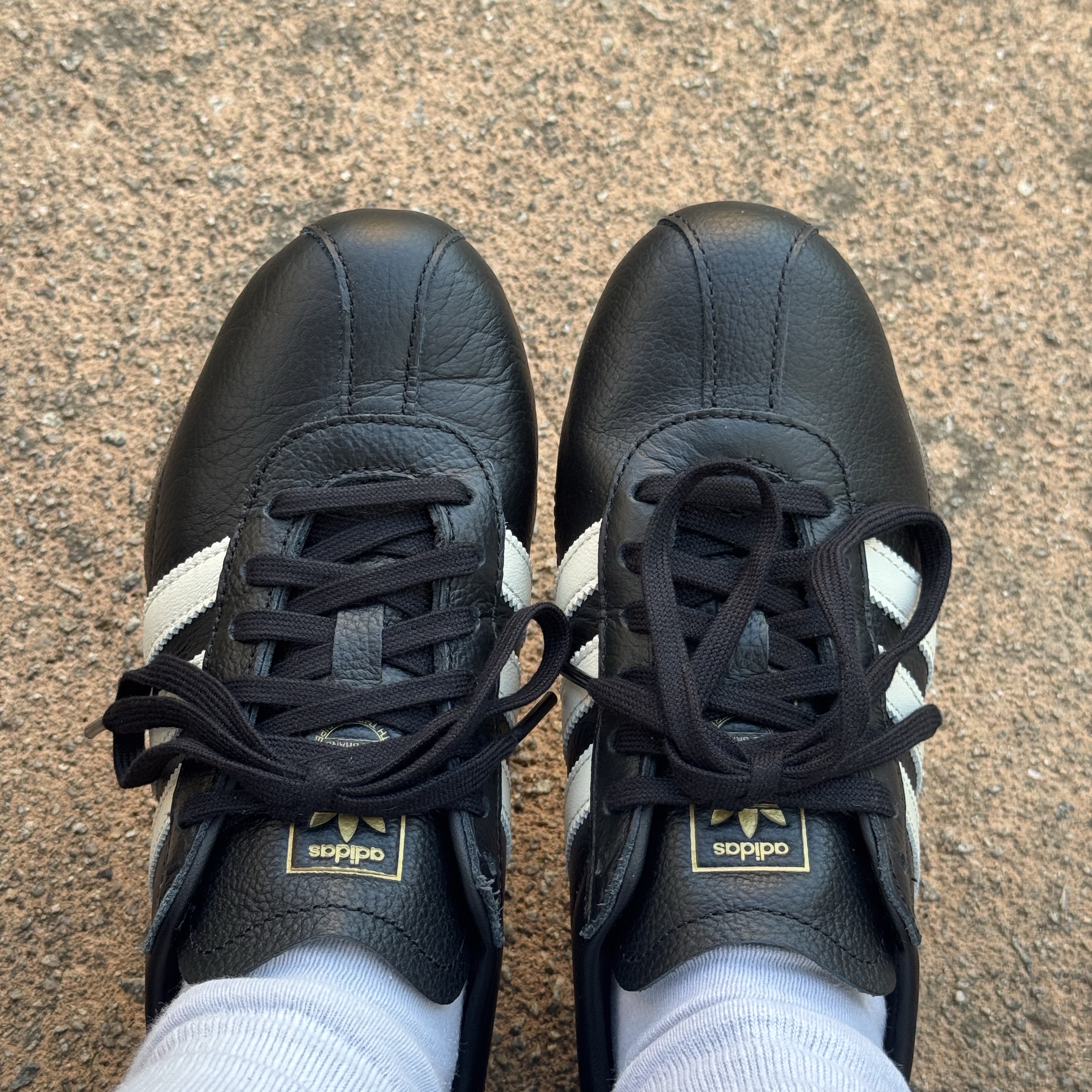 (W) Adidas Tokyo Core Black Off White 착용 스타일 - 1