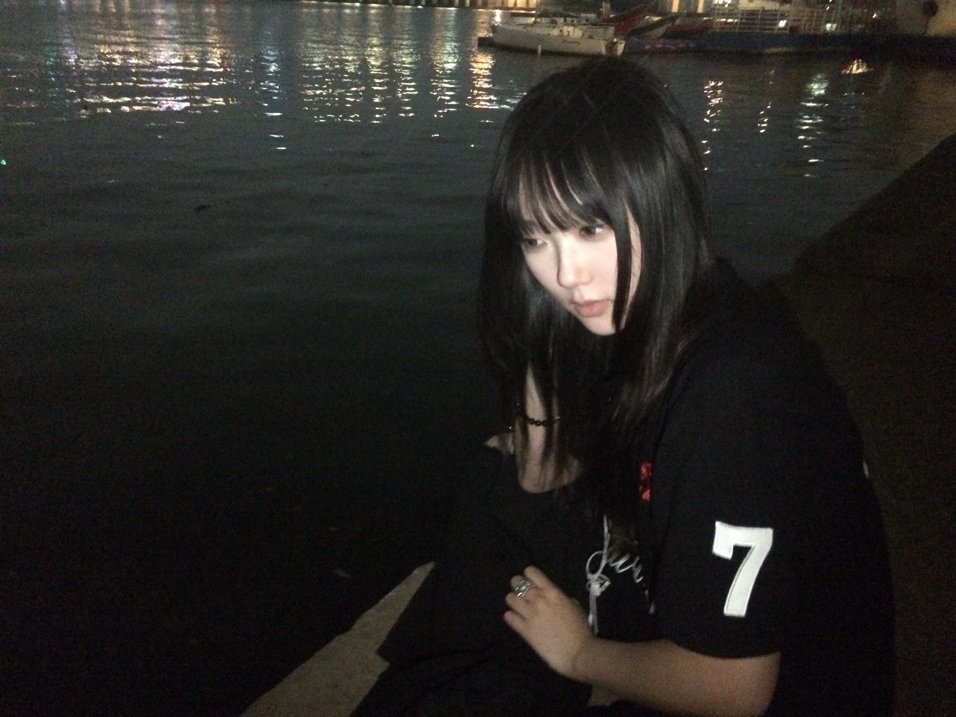 Flavorism Red Horse Pique Shirt Black 착용 스타일 - 1
