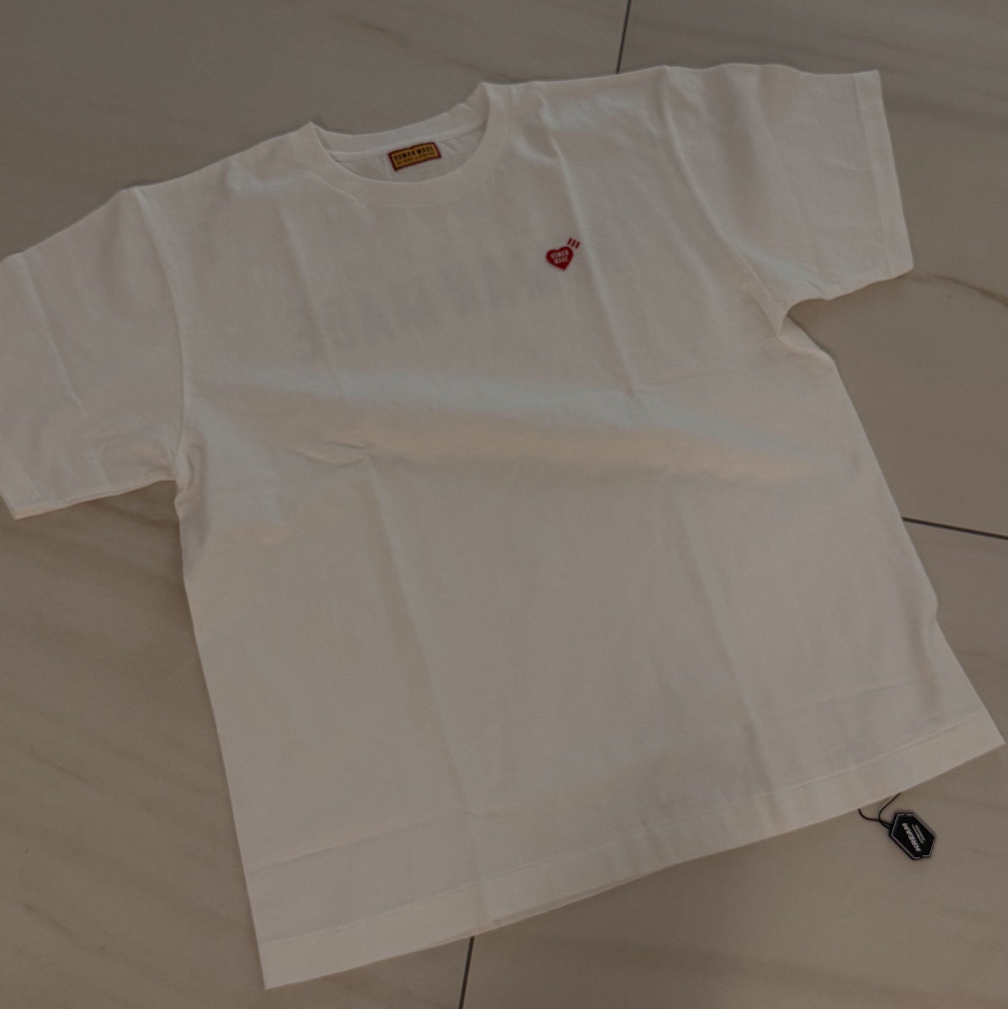 Human Made Heart Logo T-Shirt White 착용 스타일 - 2
