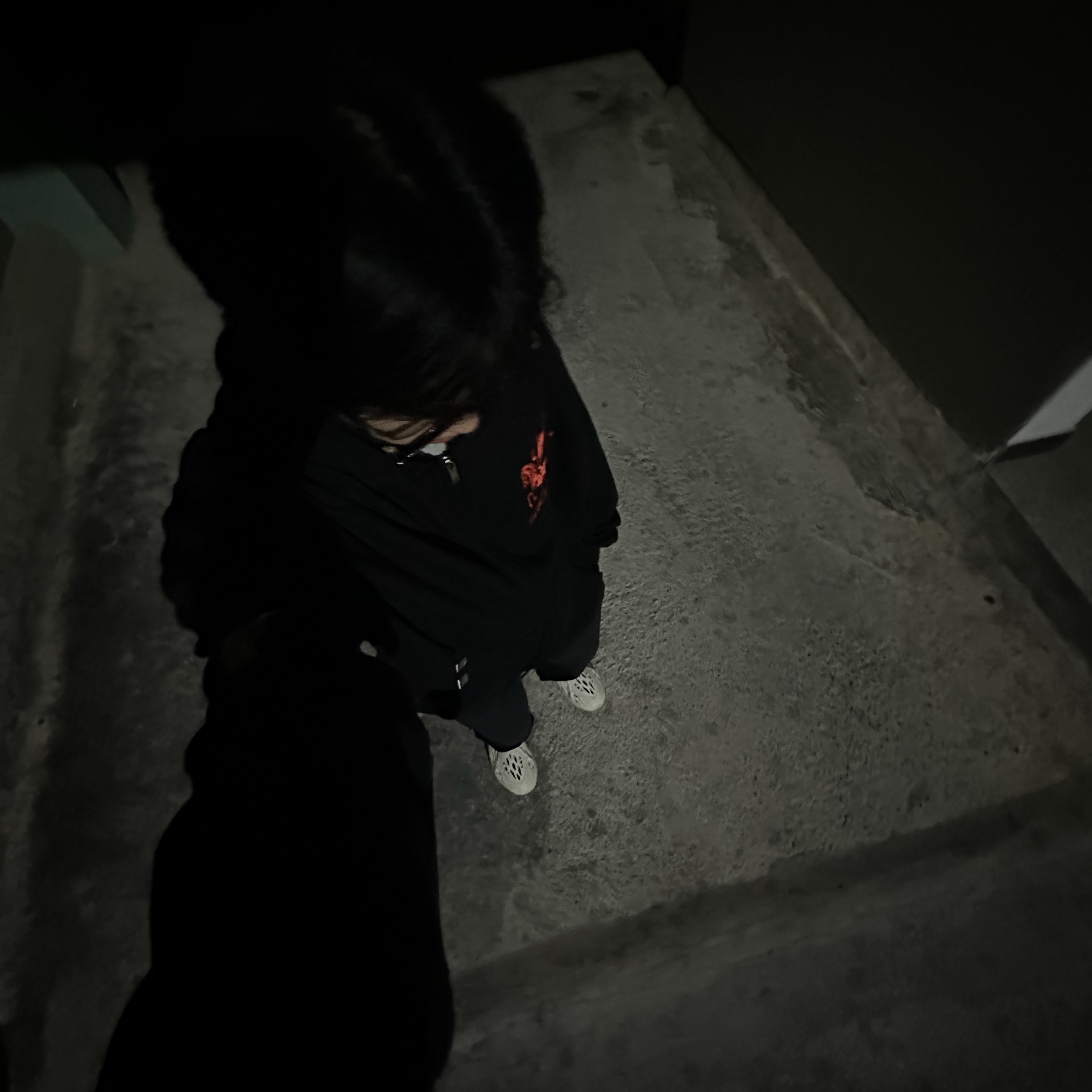 [트리플적립] PACOSPLY Falling Angel Zip Up Hoodie Black, Adidas Yeezy Foam RNNR Sand 착용 스타일