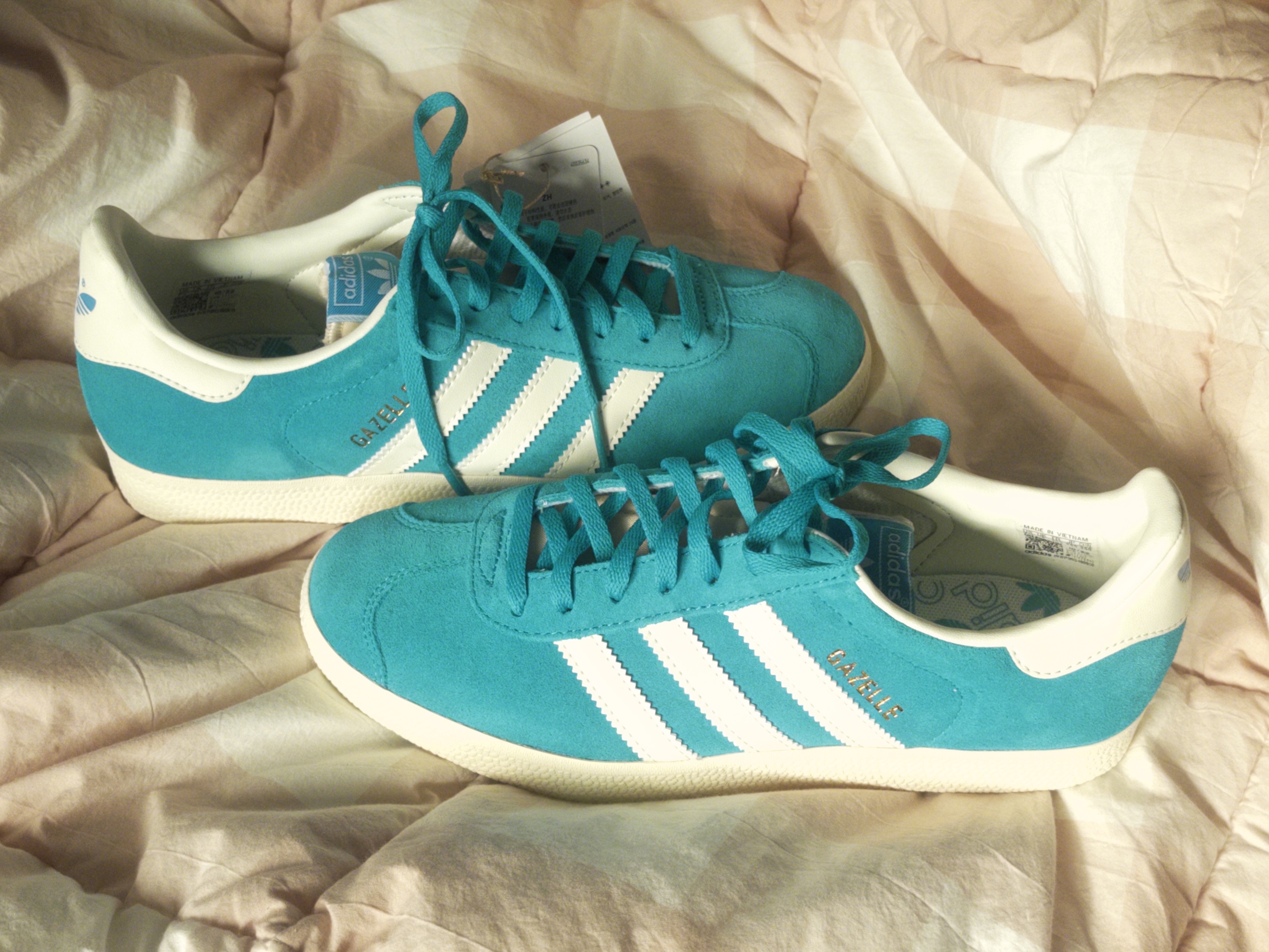 Adidas Gazelle Bold Aqua Off White 착용 스타일
