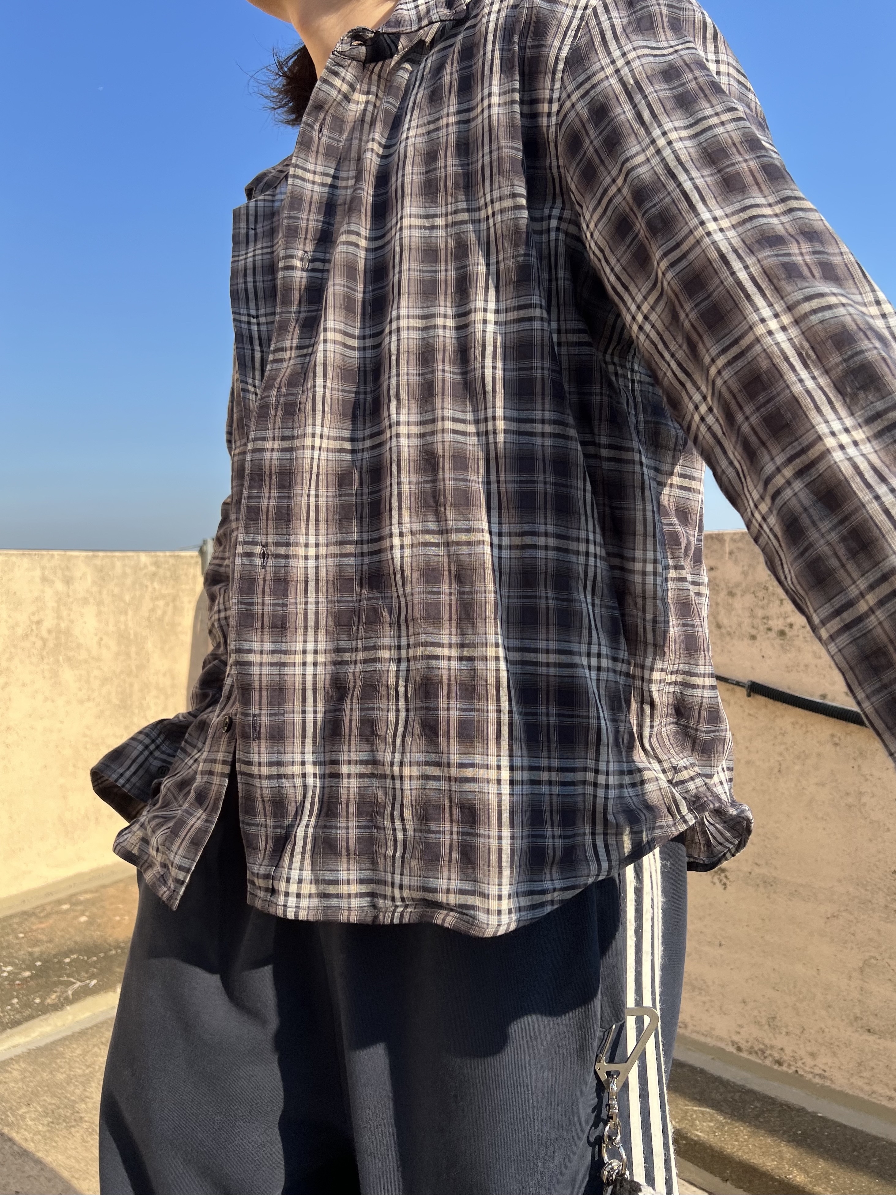 Nonnod Wire Sheer Shirt Navy, Balenciaga Anatomic Runner Sneakers Grey 착용 스타일 - 3