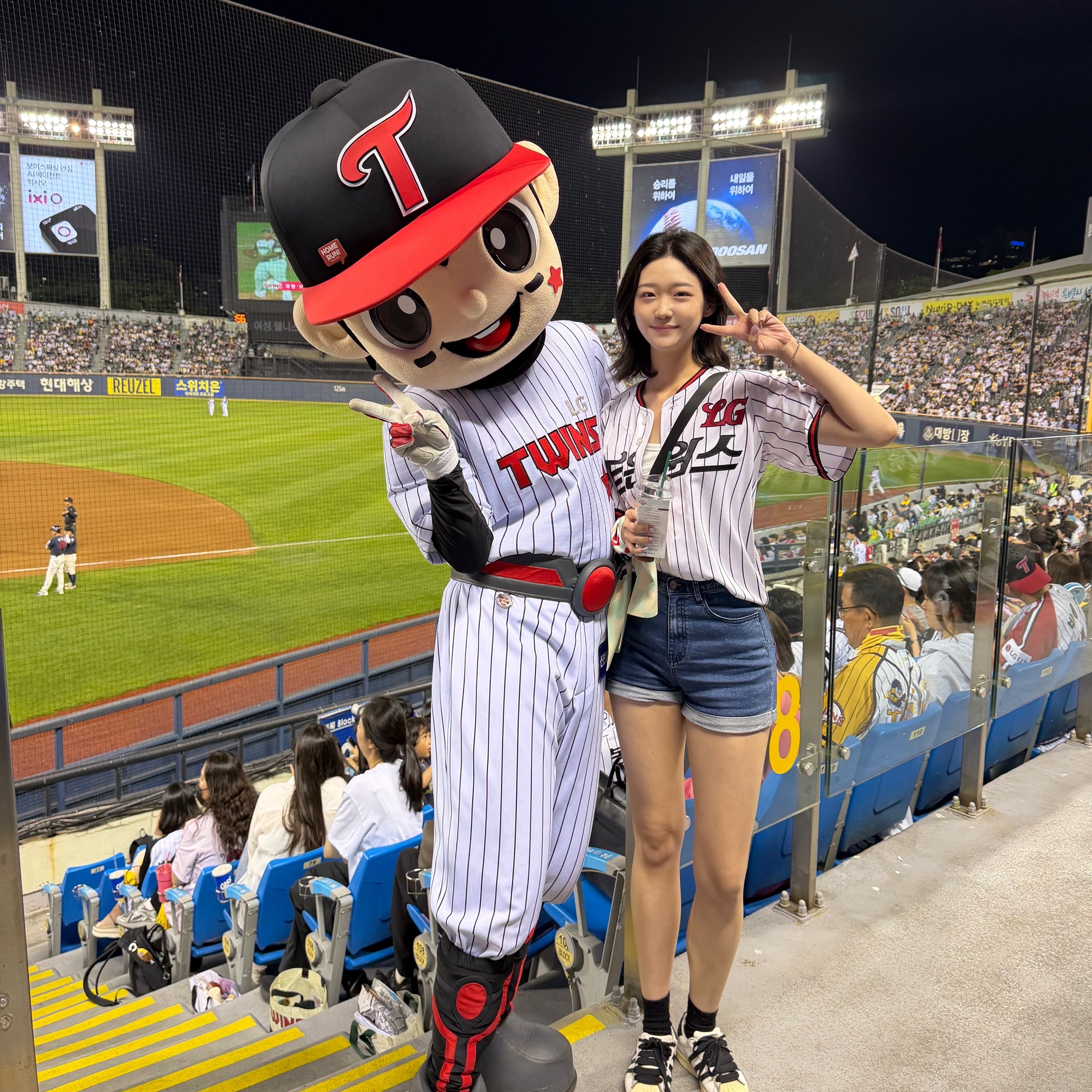 LG TWINS Iconic Uniform Ivory 착용 스타일 - 1