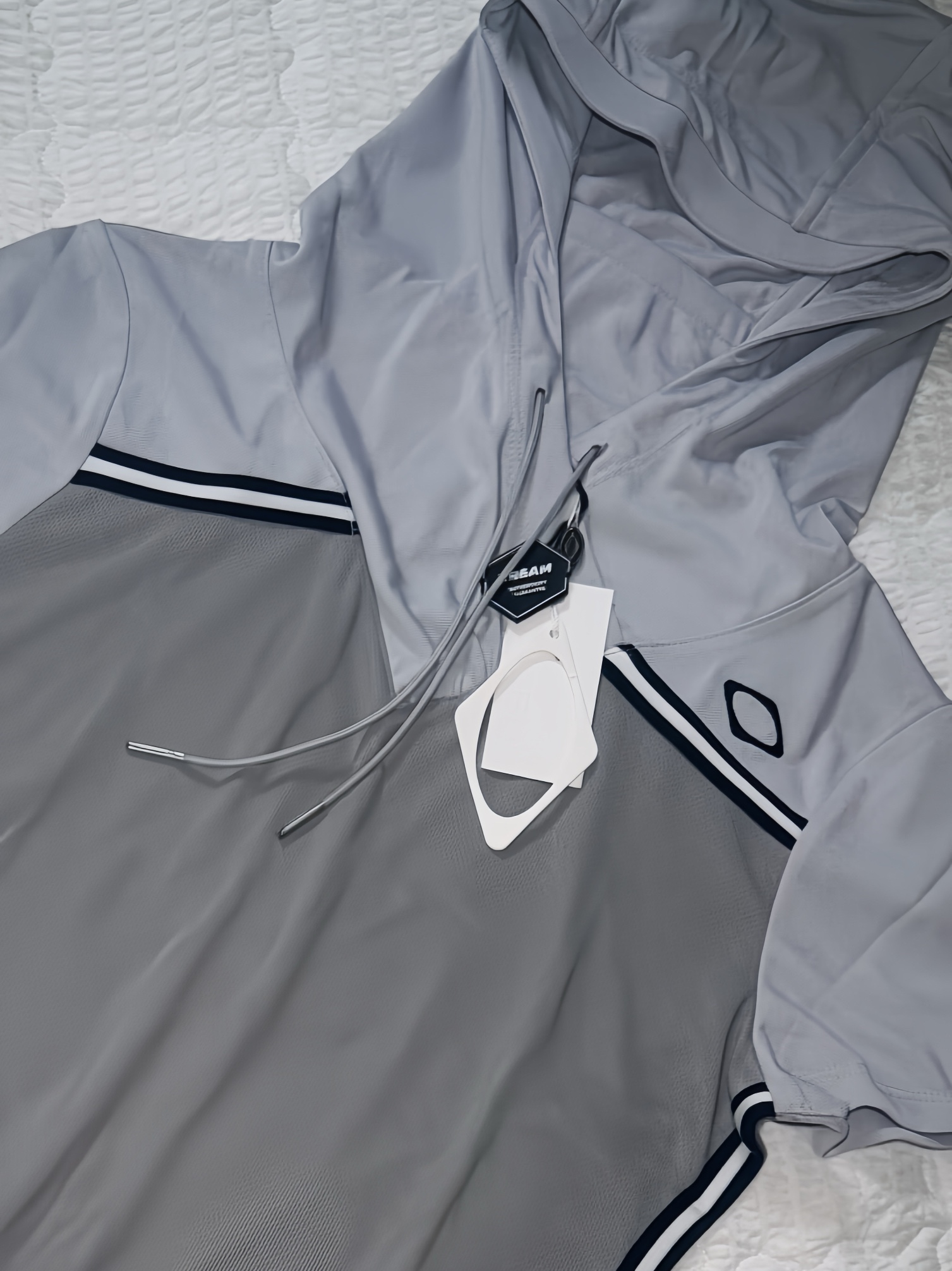 (W) Mischief Shirring Hooded Jersey Top Grey 착용 스타일