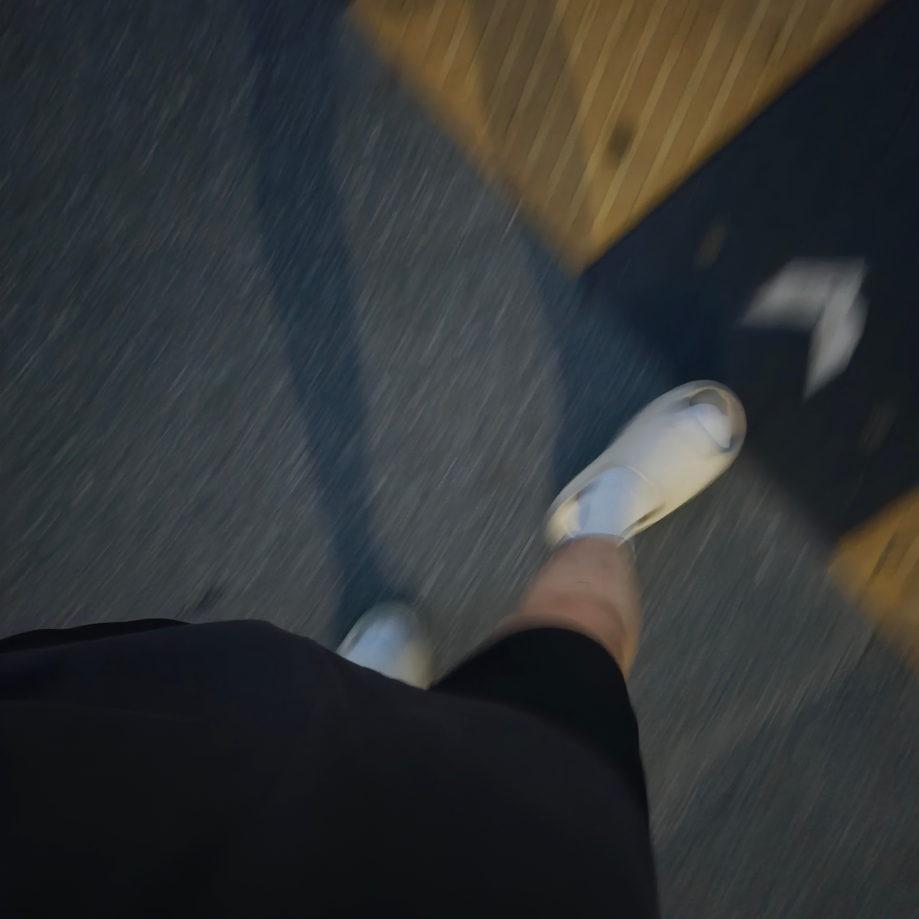 Adidas Yeezy Slide Bone 2022/2023 착용 스타일