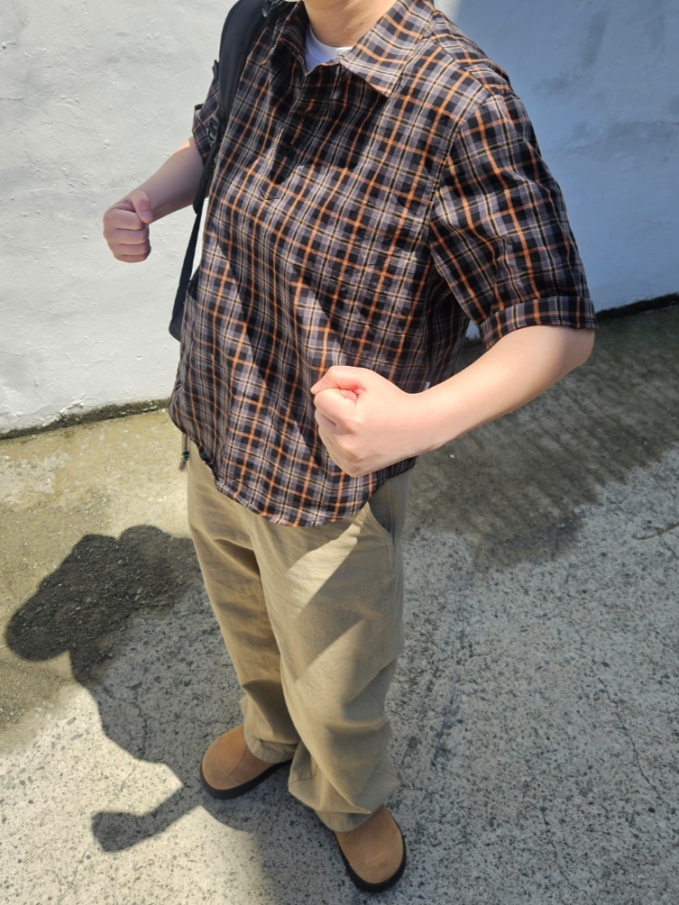 Safarispot Pocket Check Half Shirts Brown 착용 스타일 - 3