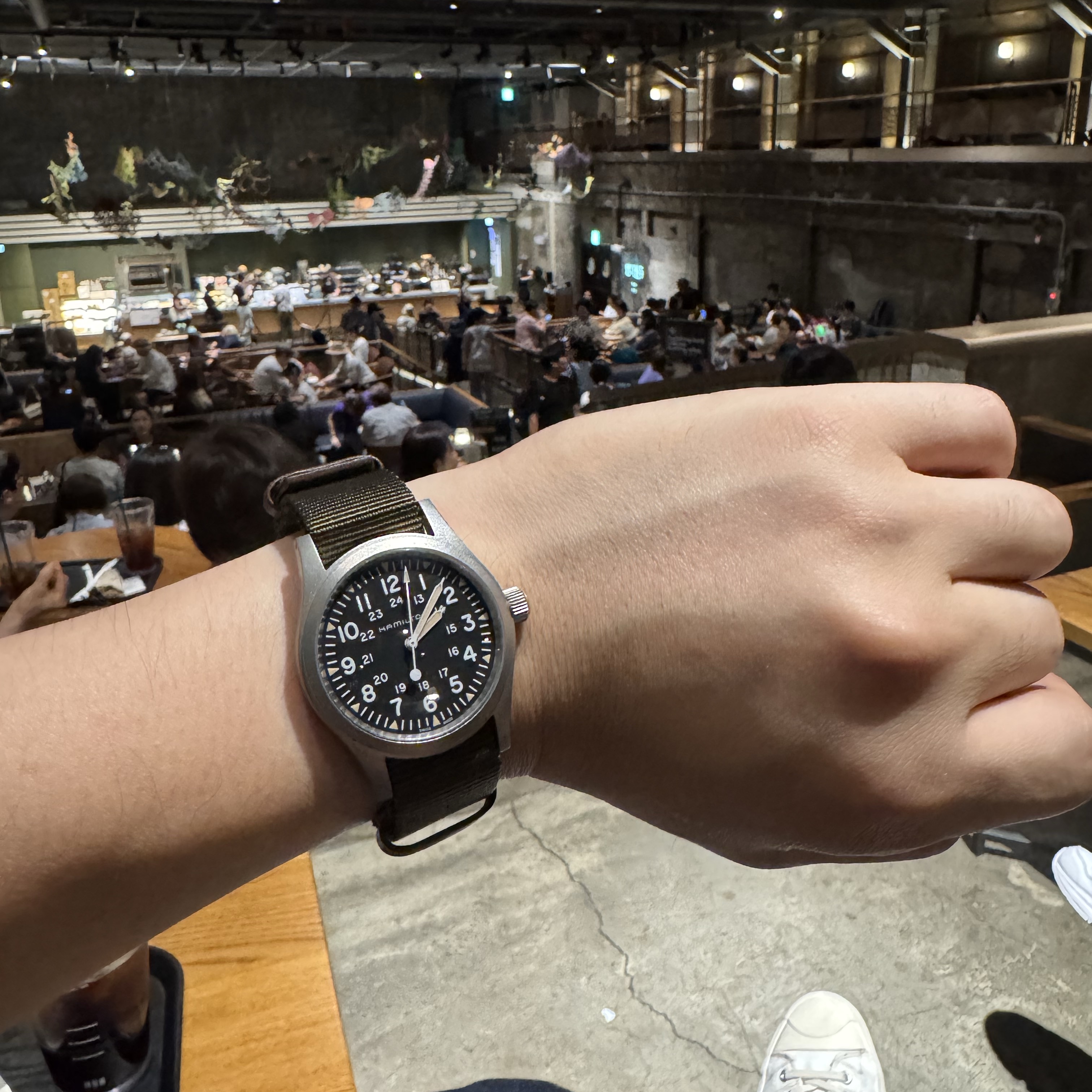 Hamilton Khaki Field Mechanical 38mm Nato Strap Green Black 착용 스타일