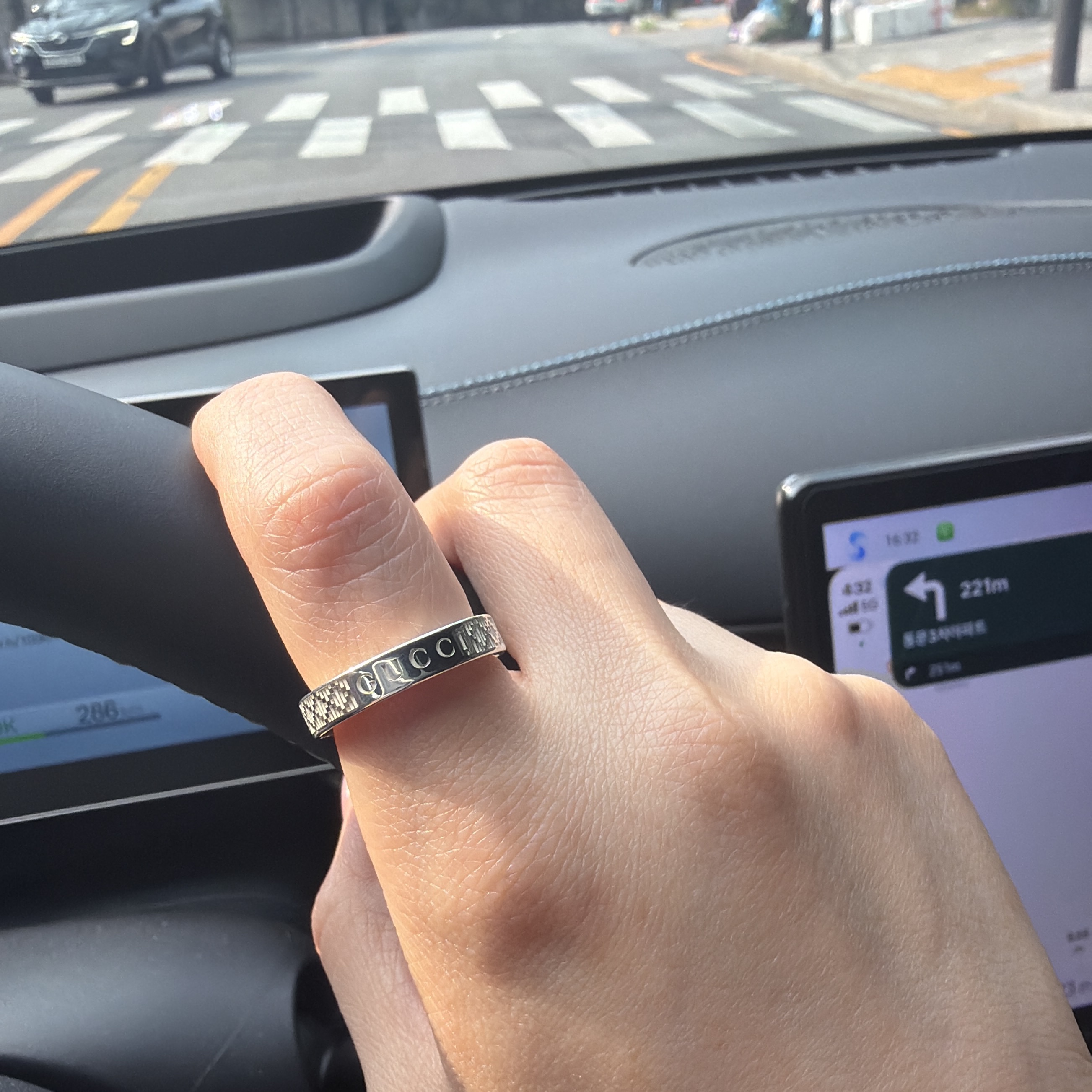 Gucci Diamante Thin Ring 925 Sterling Silver 착용 스타일
