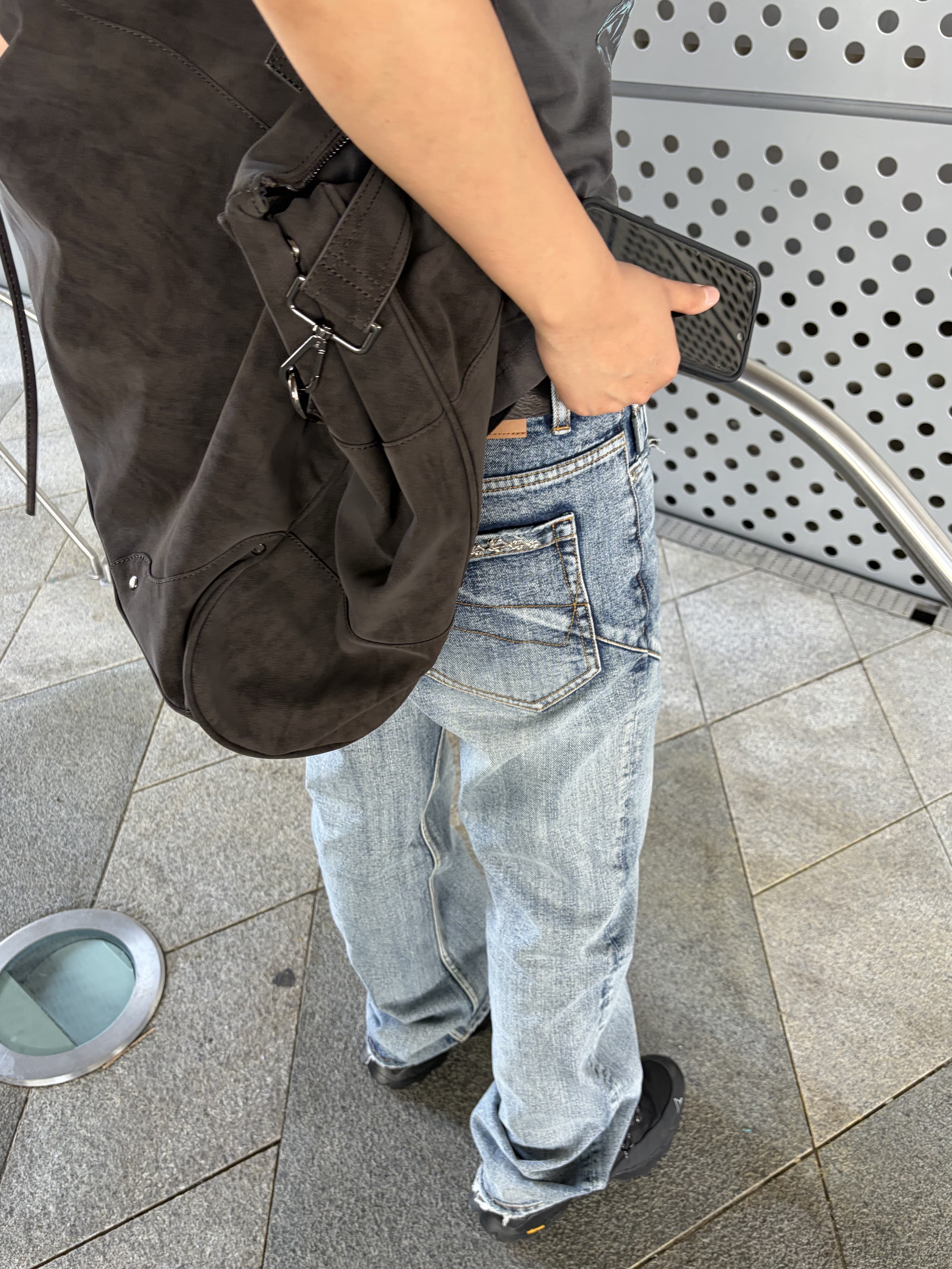 [트리플적립] PACOSPLY Allday Jeans Blue, [트리플적립] PACOSPLY Liberty Fragile T-Shirts Charcoal 착용 스타일 - 2