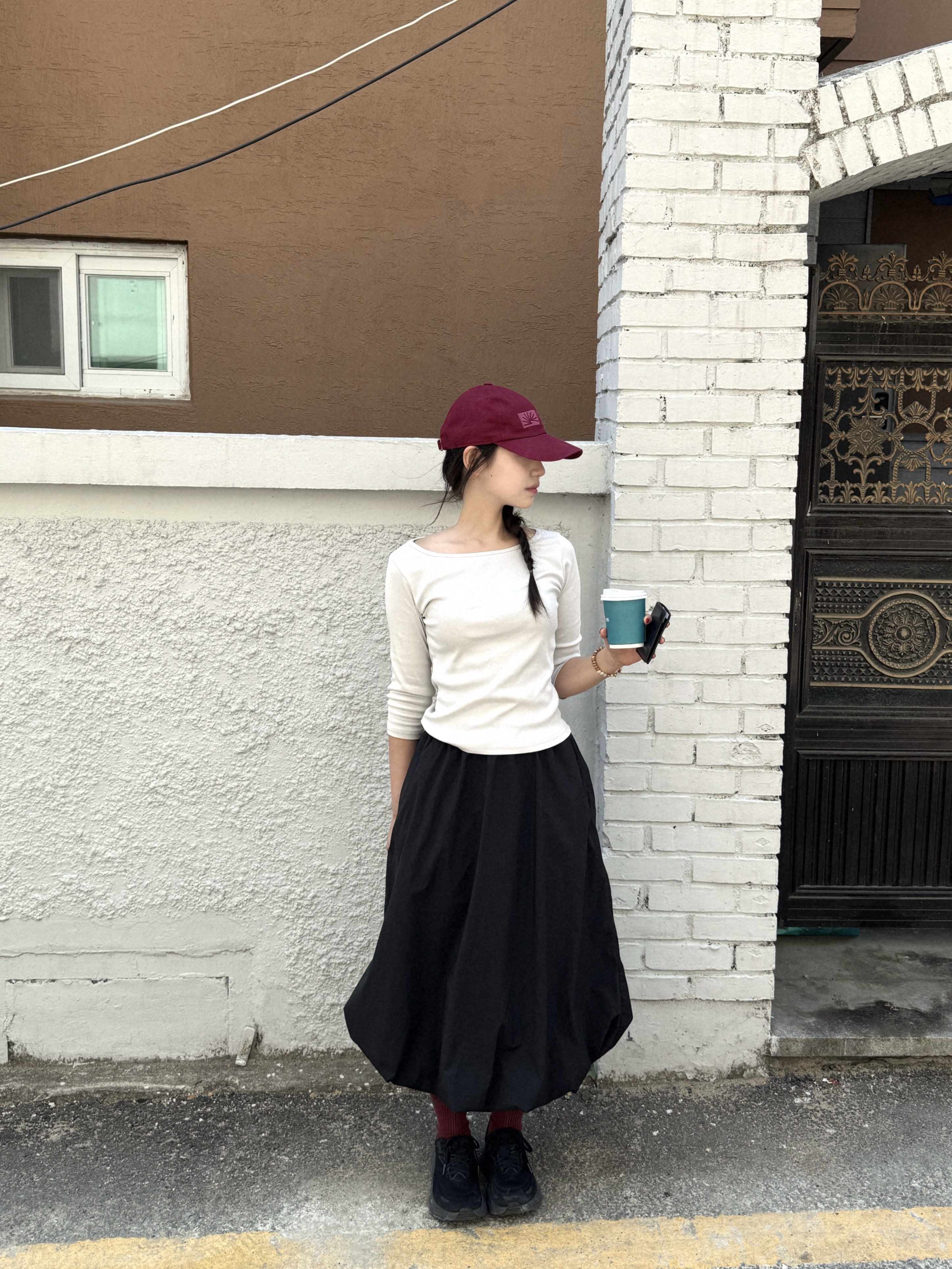 Berlin Photobook Distribution Bfv Logo Cap Burgundy, (W) Hoka Arahi 8 Black - Wide 착용 스타일 - 3