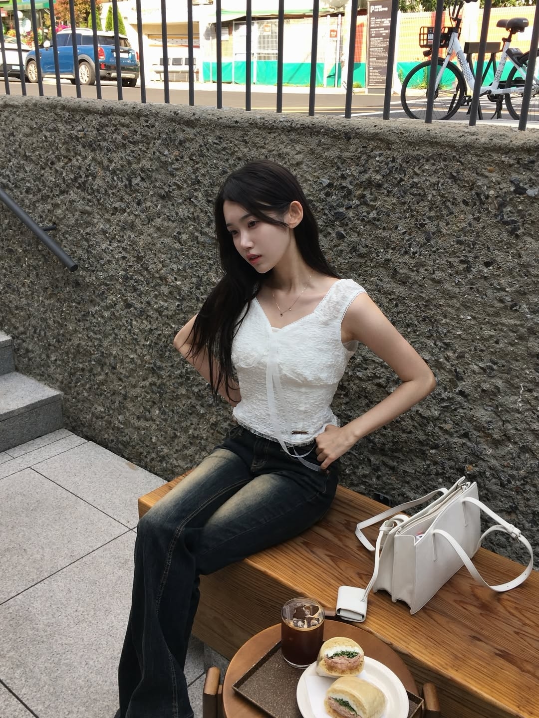 Rosefrantz Chiffon Ribbon Crinkle Sleeveless [Ivory] 착용 스타일 - 3