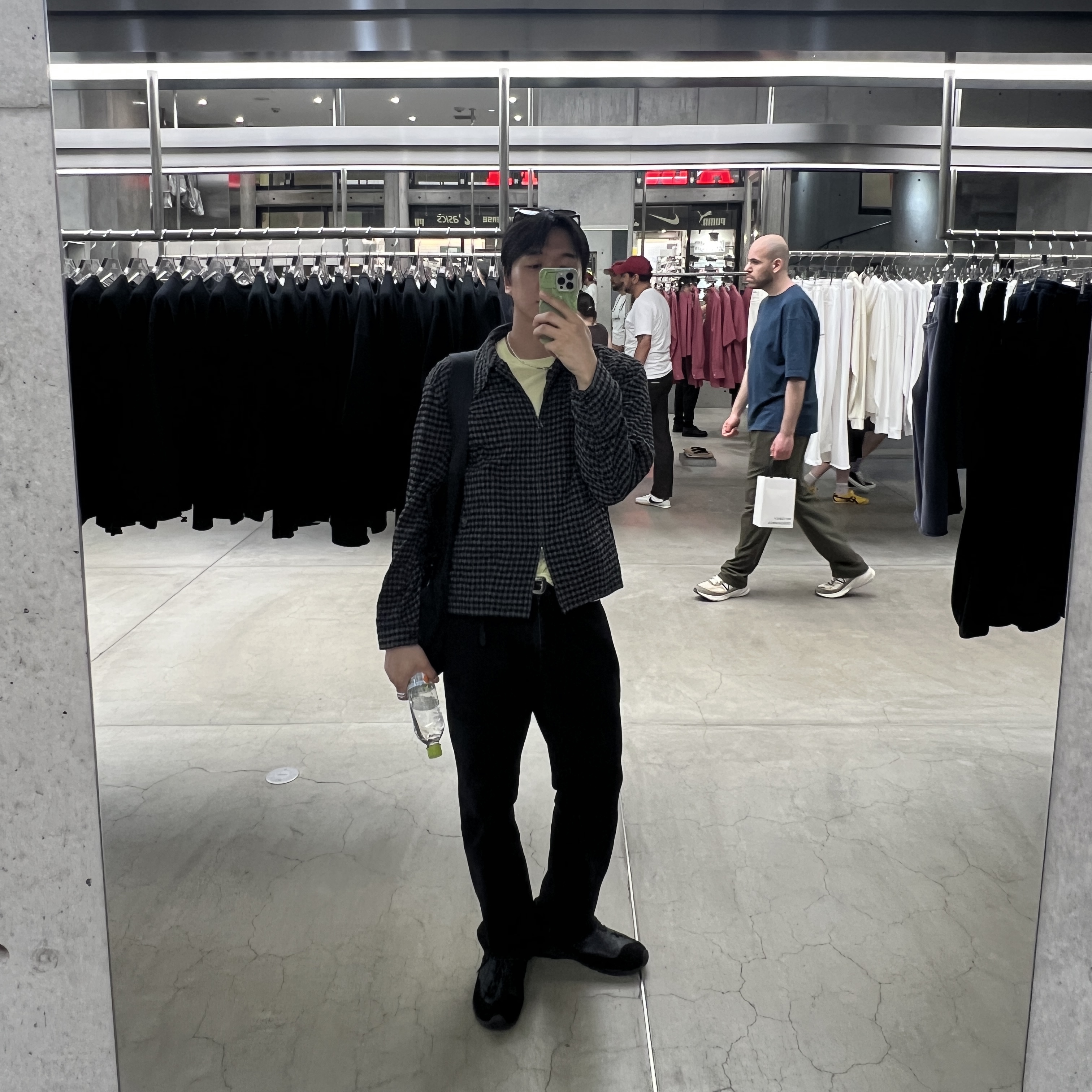 [6% 적립] NegativeThree Curved Lace No.2 Sneakers Black, Gentle Monster Rococo 01 Black 착용 스타일 - 2