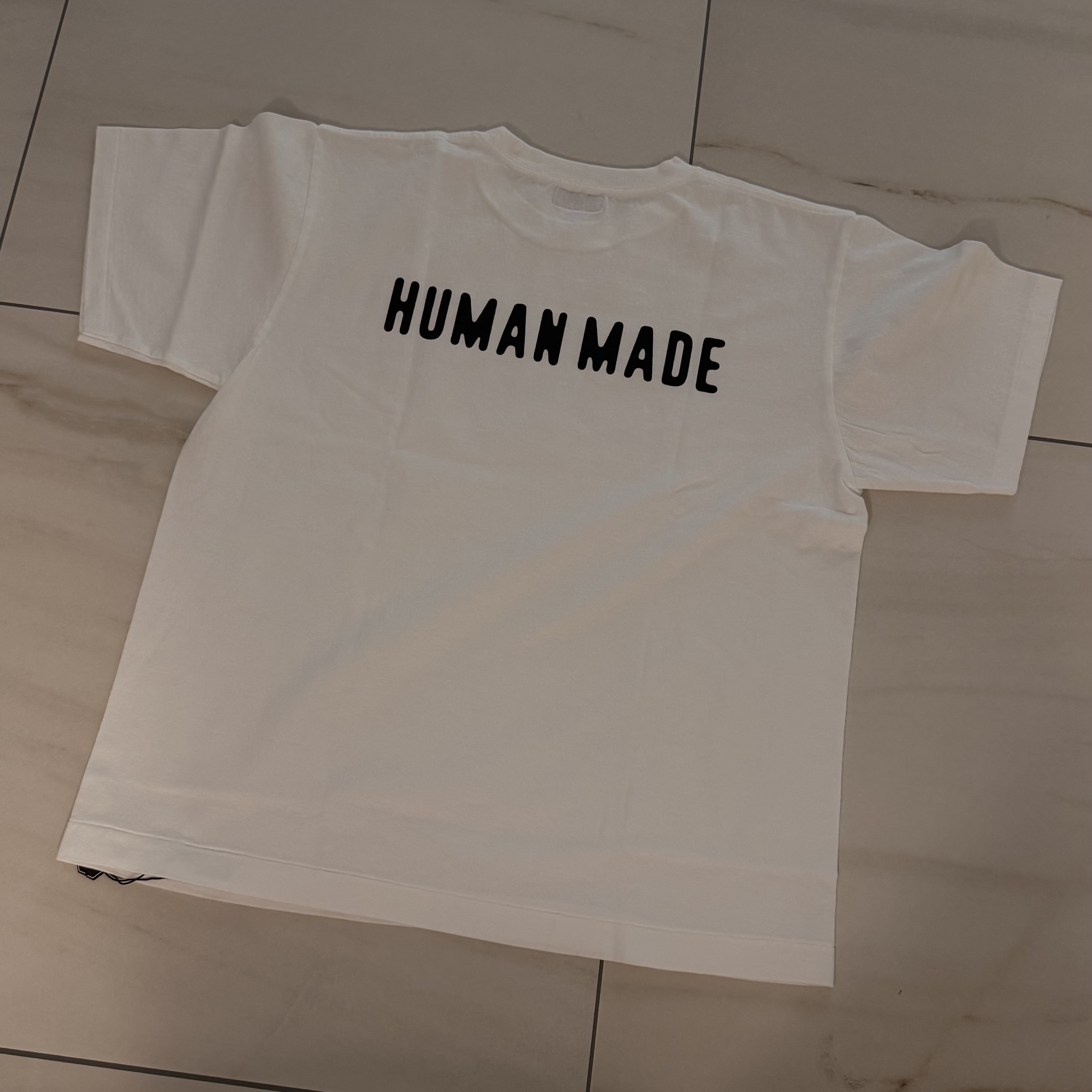 Human Made Heart Logo T-Shirt White 착용 스타일 - 1