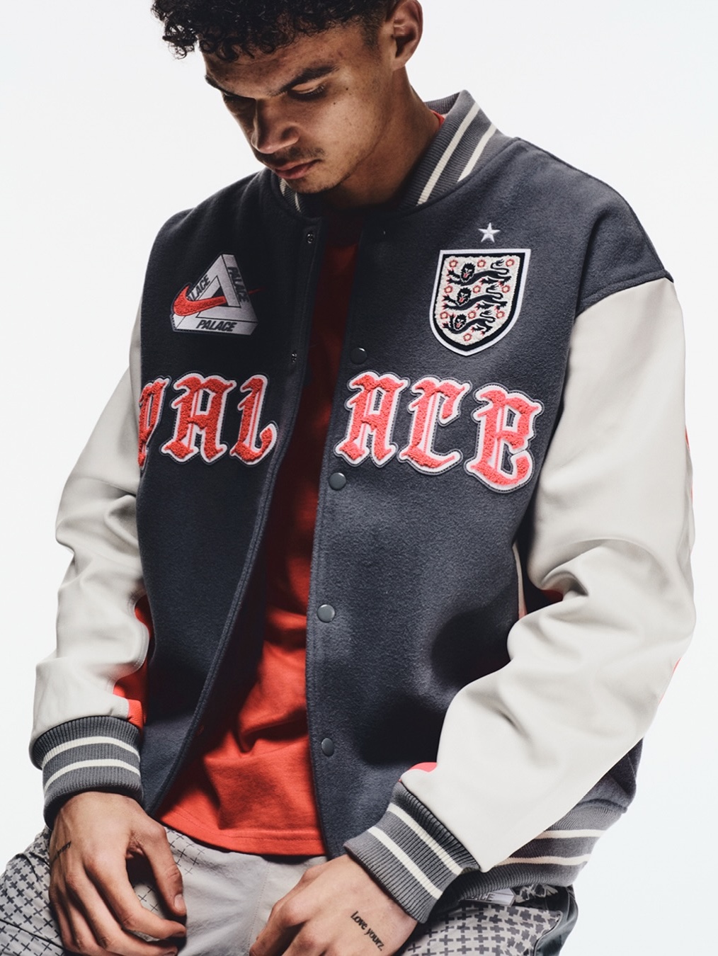 Nike x Palace Cryoshot Air Speed M Black and Crimson, Palace x Nike England Varsity Jacket Cool Grey White 착용 스타일 - 2