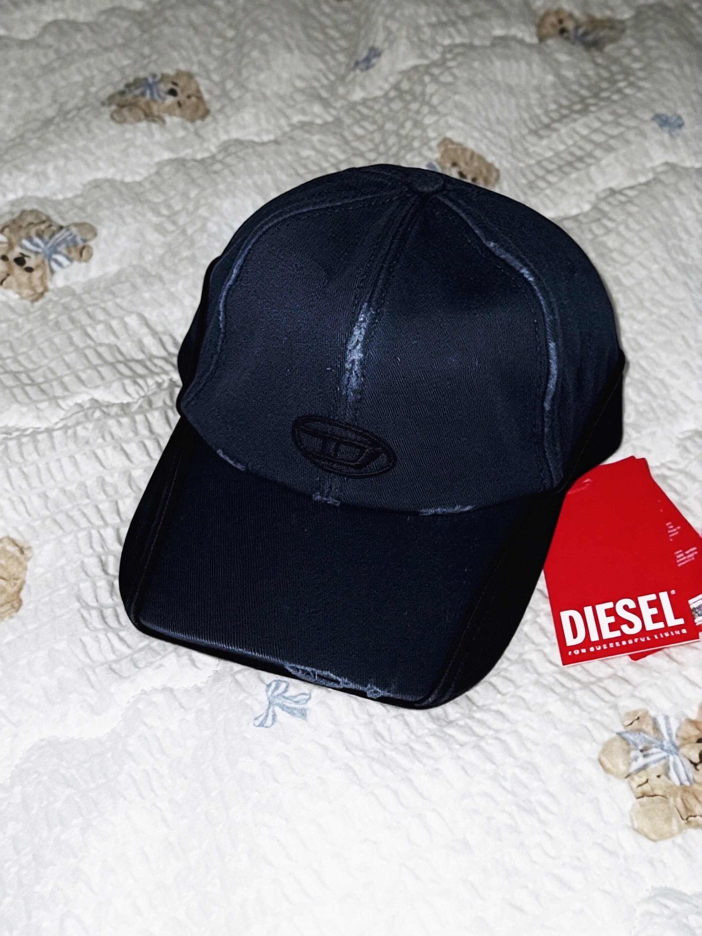 Diesel C-Dale Distressed Colour-Block Baseball Cap Blue 착용 스타일
