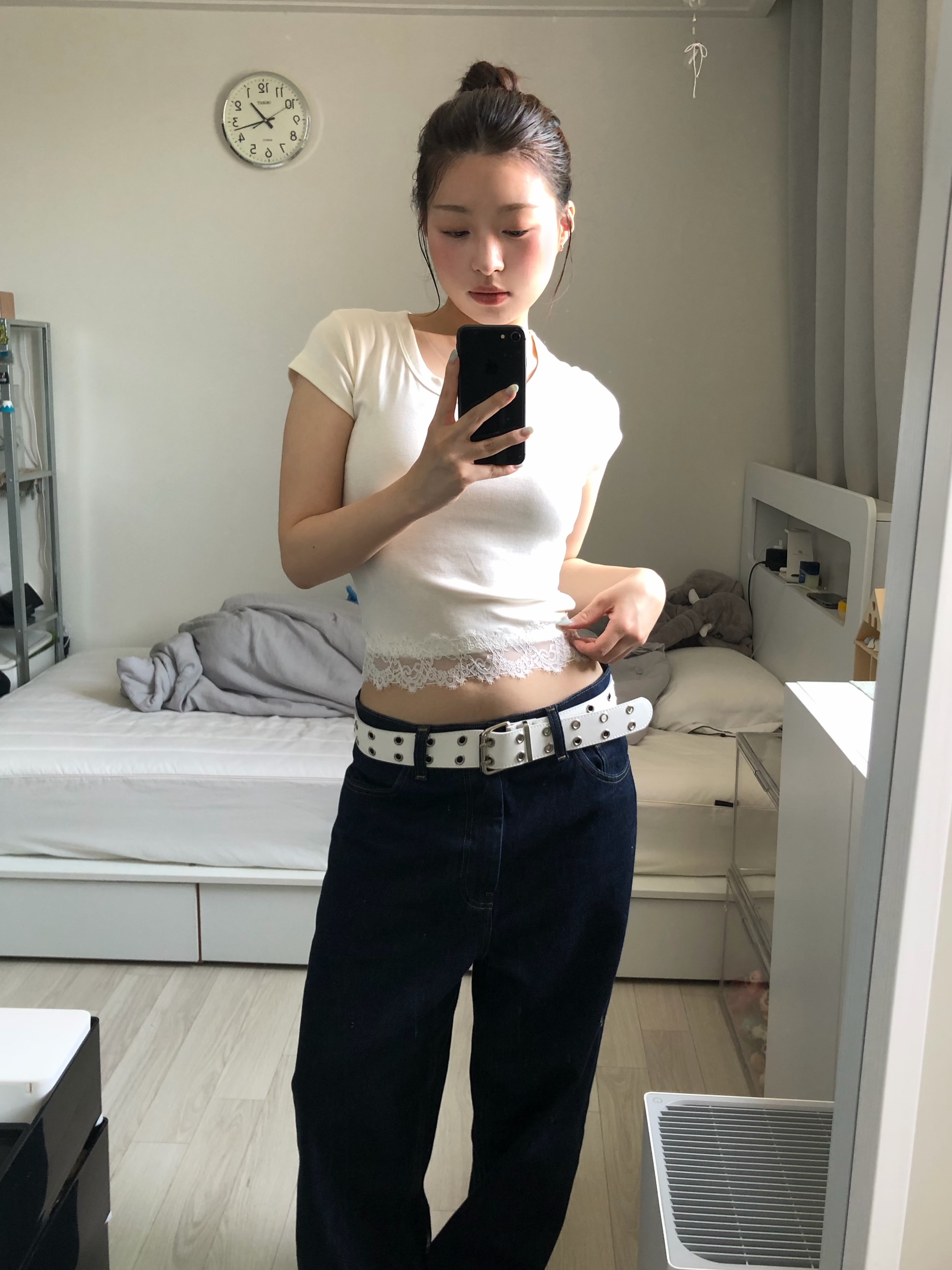 PHOS333 W Slim Fit Lace T-Shirt Ivory 착용 스타일 - 1