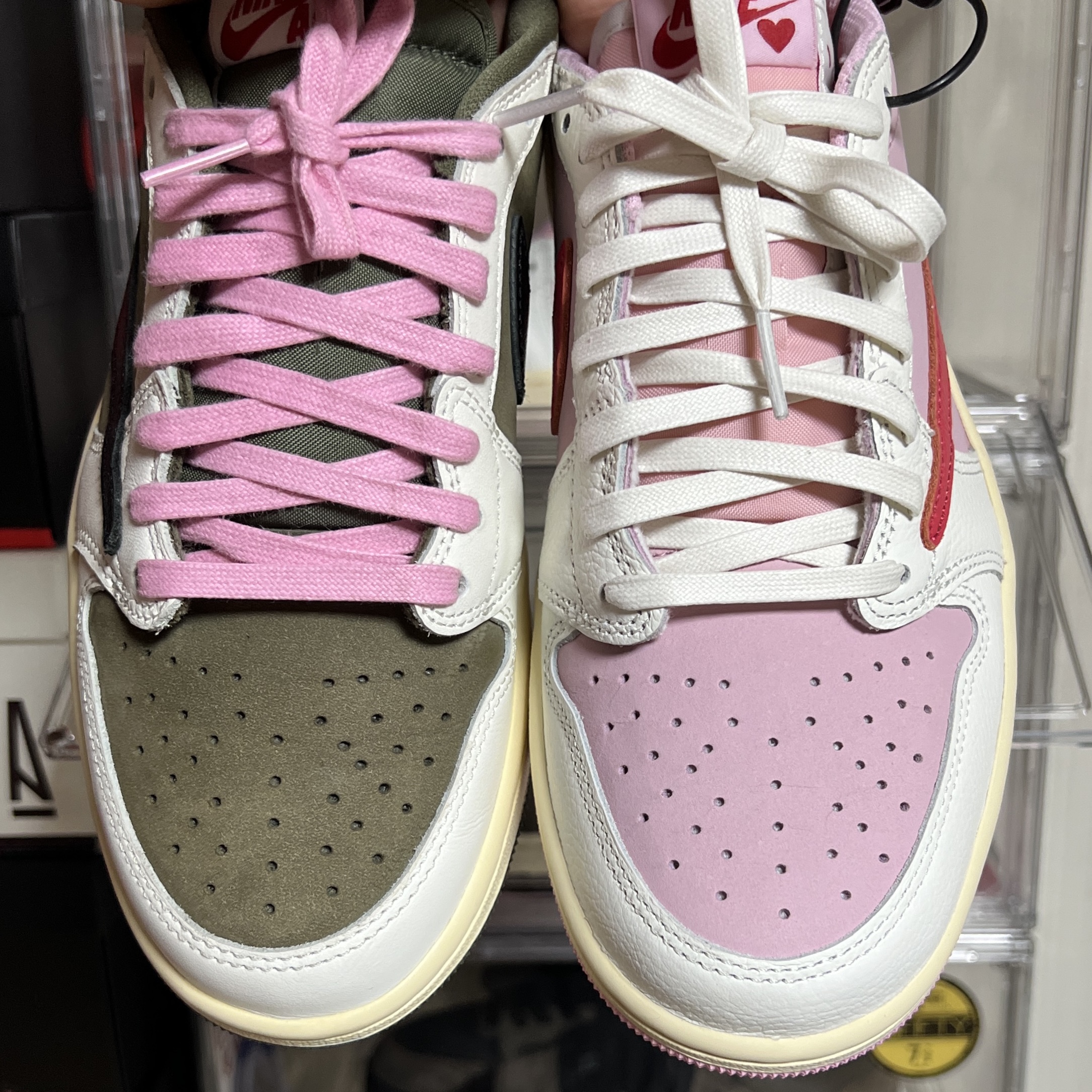 Jordan 1 x Travis Scott Retro Low OG SP Sail Tropical Pink, Jordan 1 x Travis Scott Retro Low OG SP Reverse Olive 착용 스타일 - 2