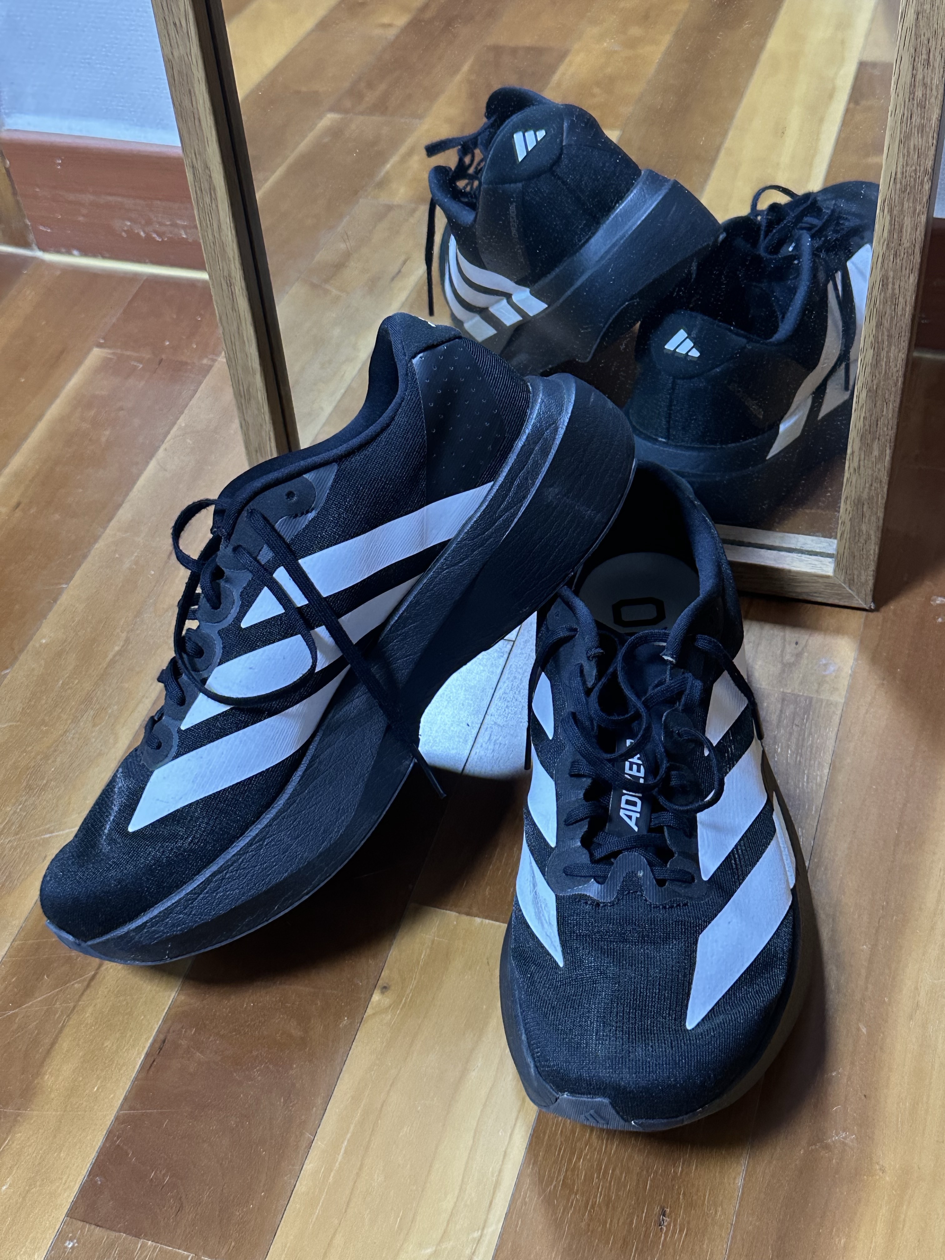 Adidas Adizero EVO SL Core Black Cloud White 착용 스타일