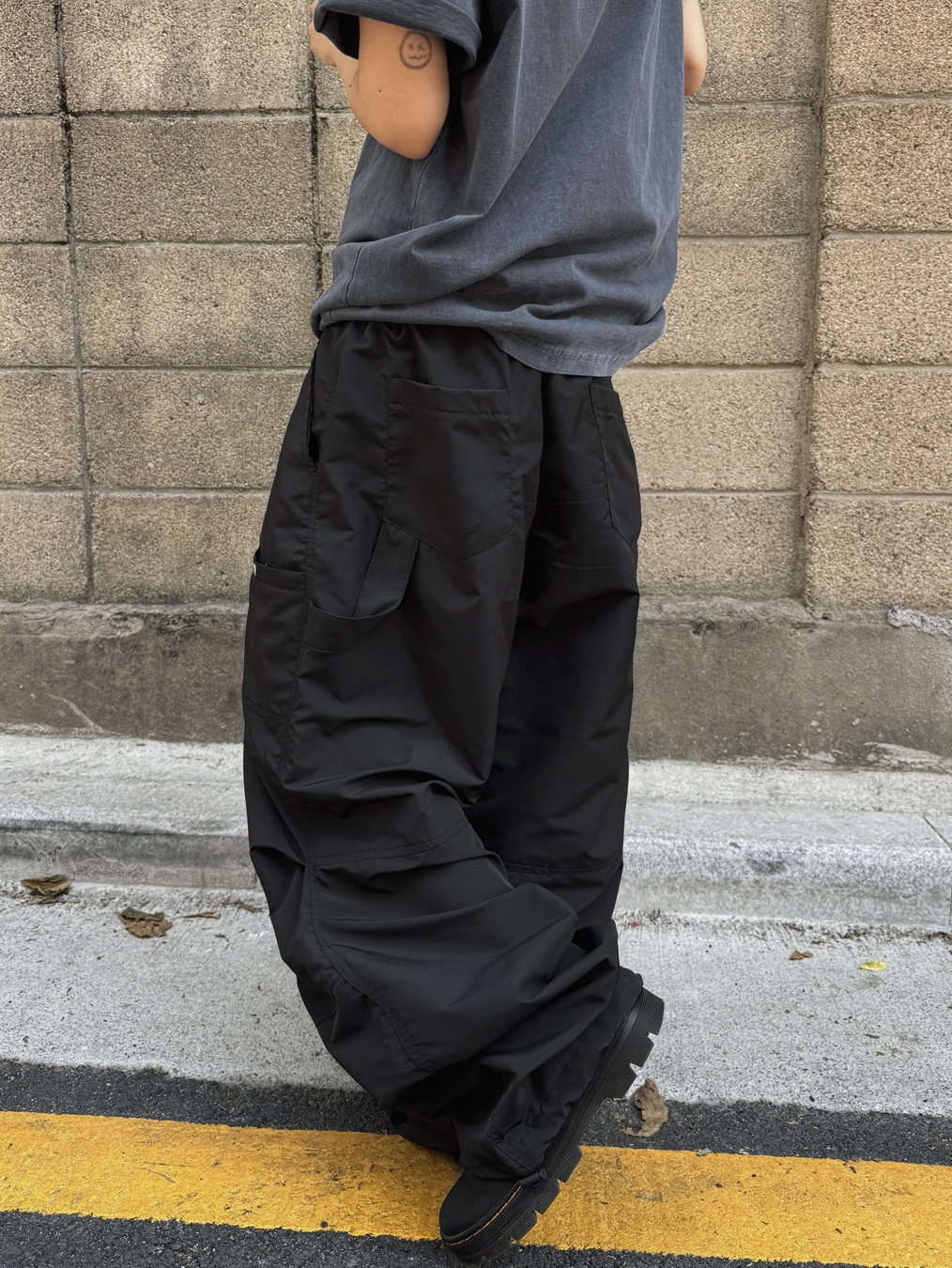 Dr. Martens Reeder Wyoming Leather Utility Shoes Black 착용 스타일 - 7