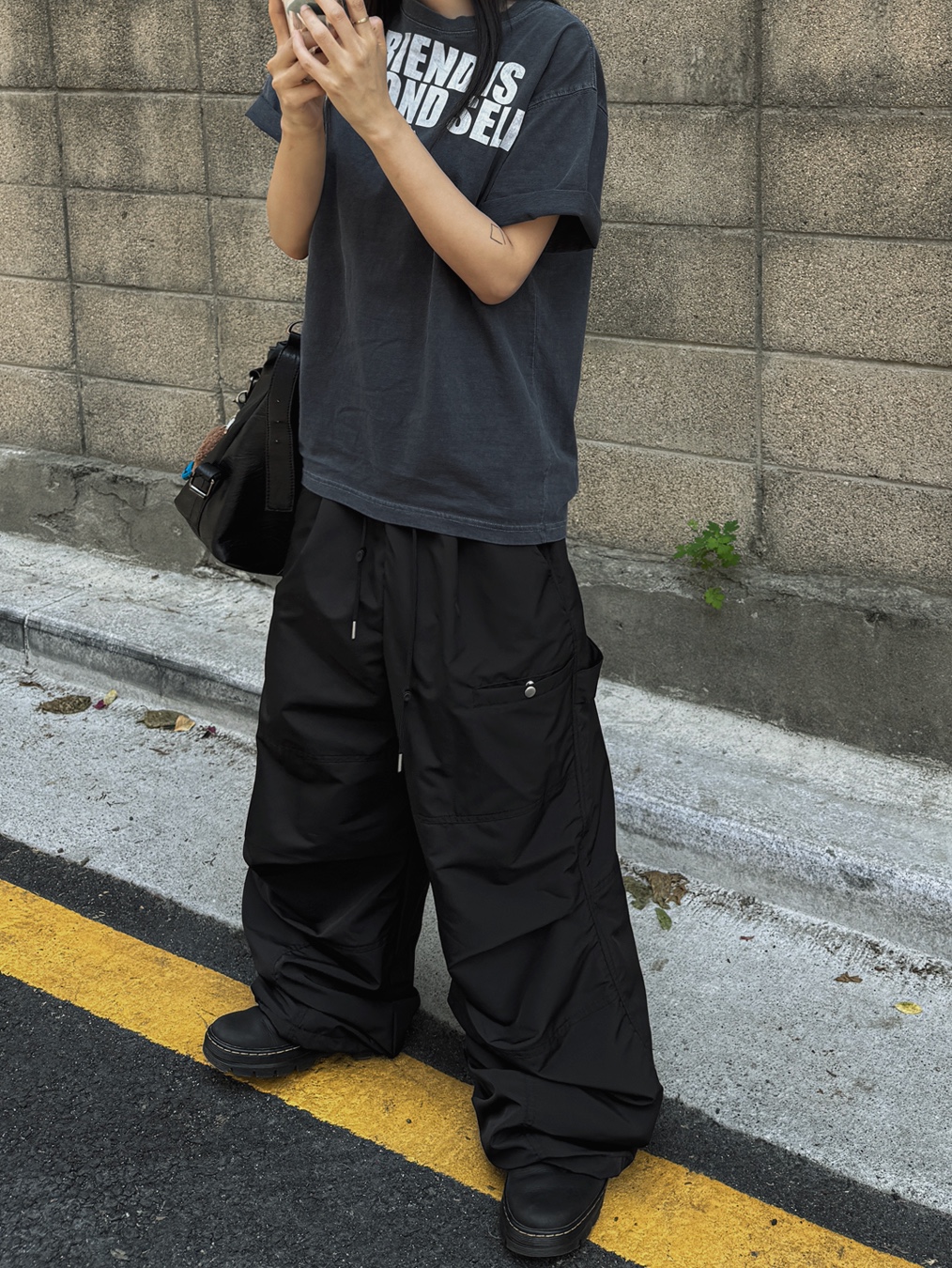 Dr. Martens Reeder Wyoming Leather Utility Shoes Black 착용 스타일 - 3