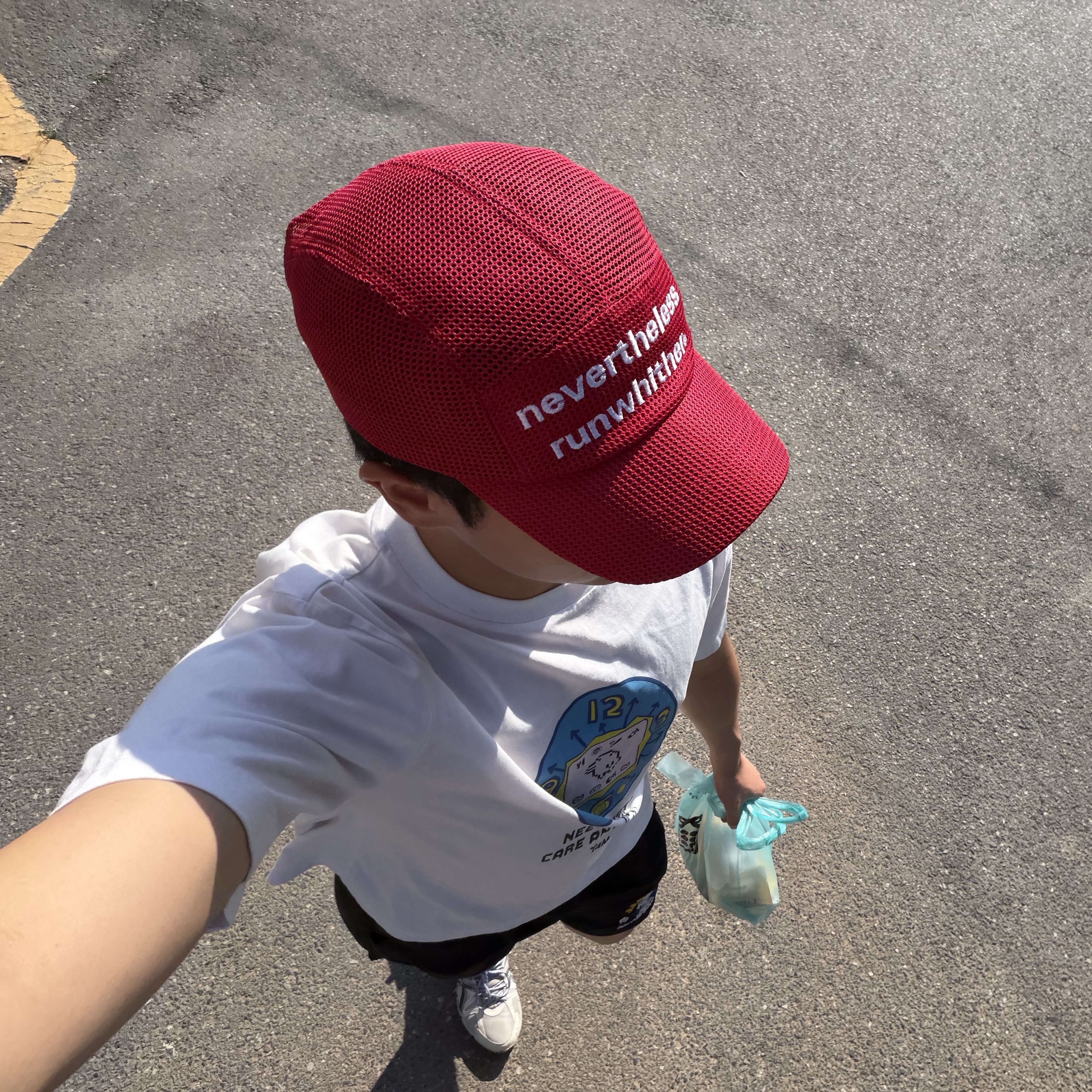 [KREAM 단독] runwhither Mesh Cap Red 착용 스타일