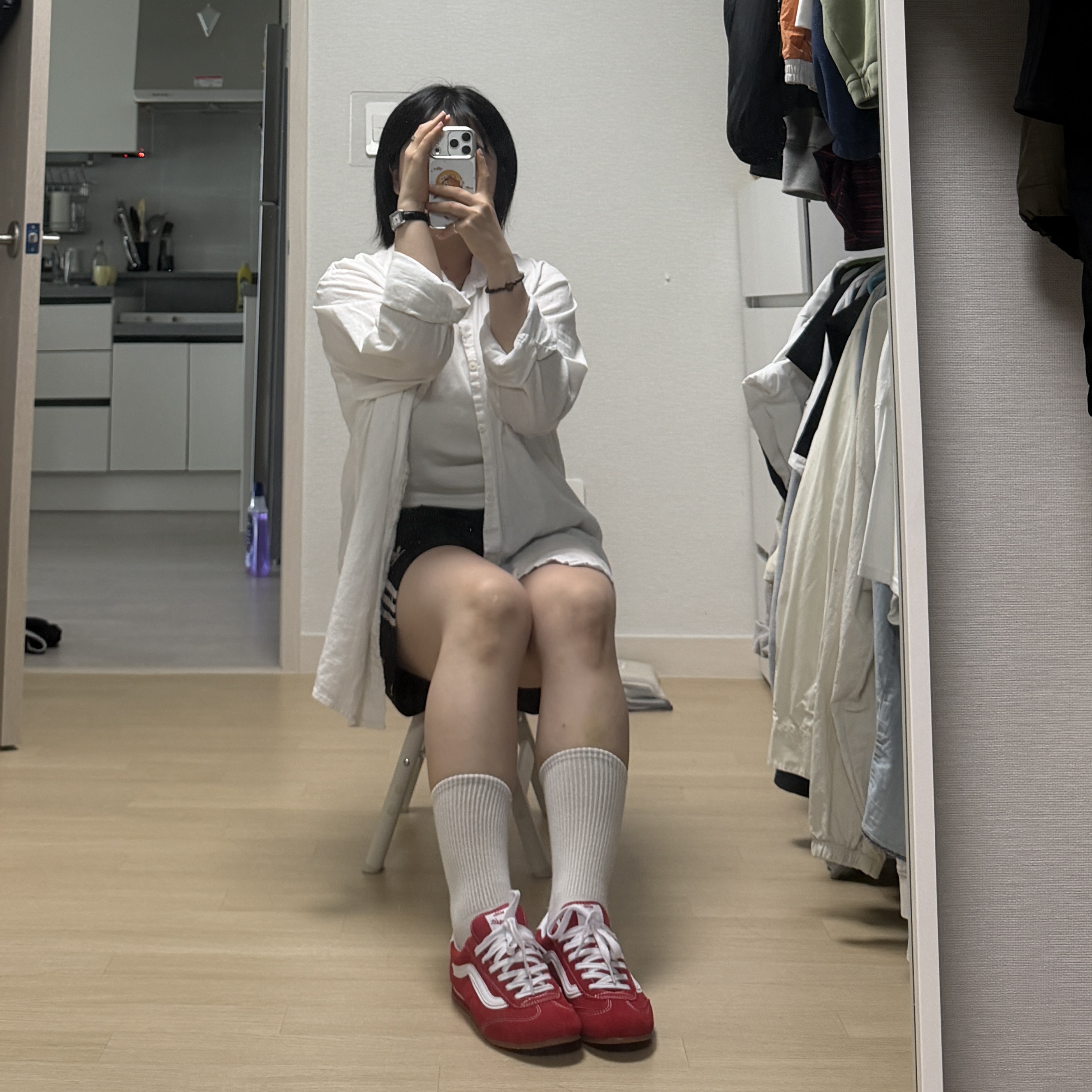 Vans Super Low Pro Red, (W) Adidas Firebird Shorts Black - KR Sizing 착용 스타일 - 1