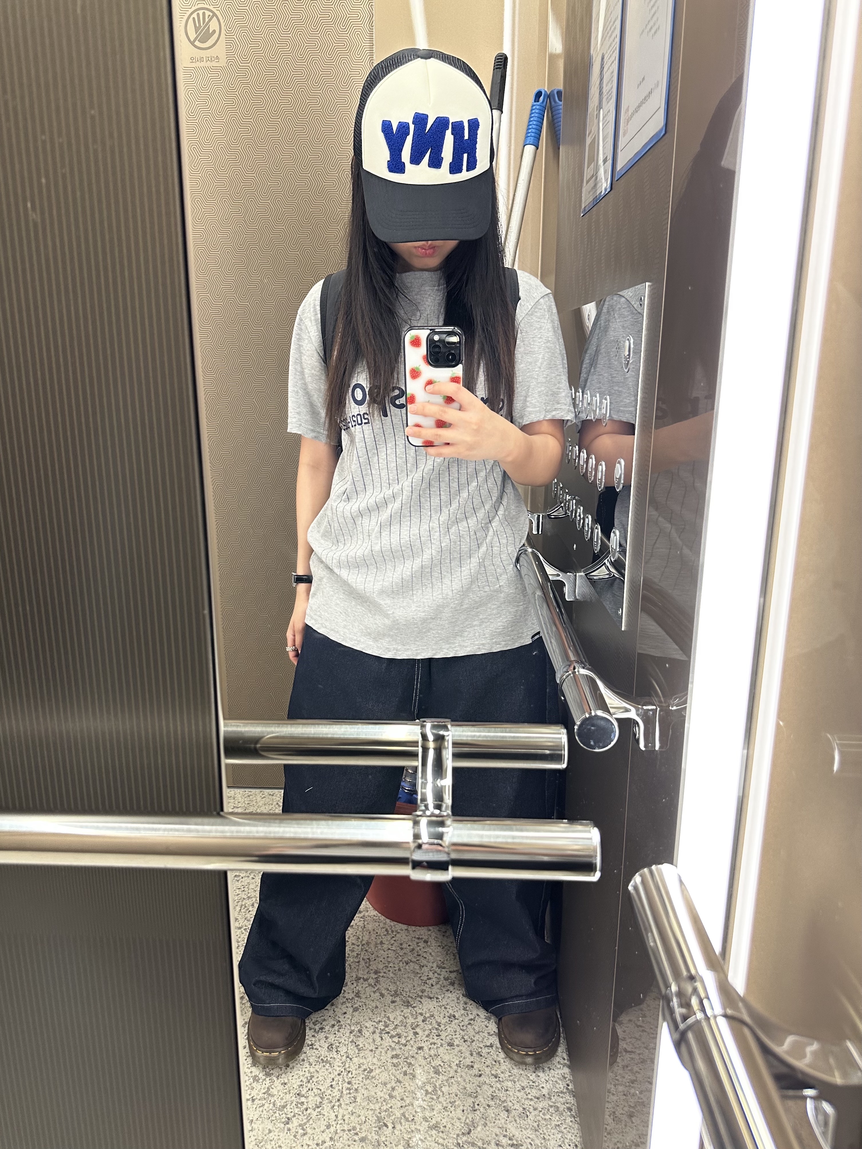 Hysteric Glamour Guitar Girl Mesh Cap Brown, BAPE Sta Mesh Cap Navy Blue 착용 스타일 - 4