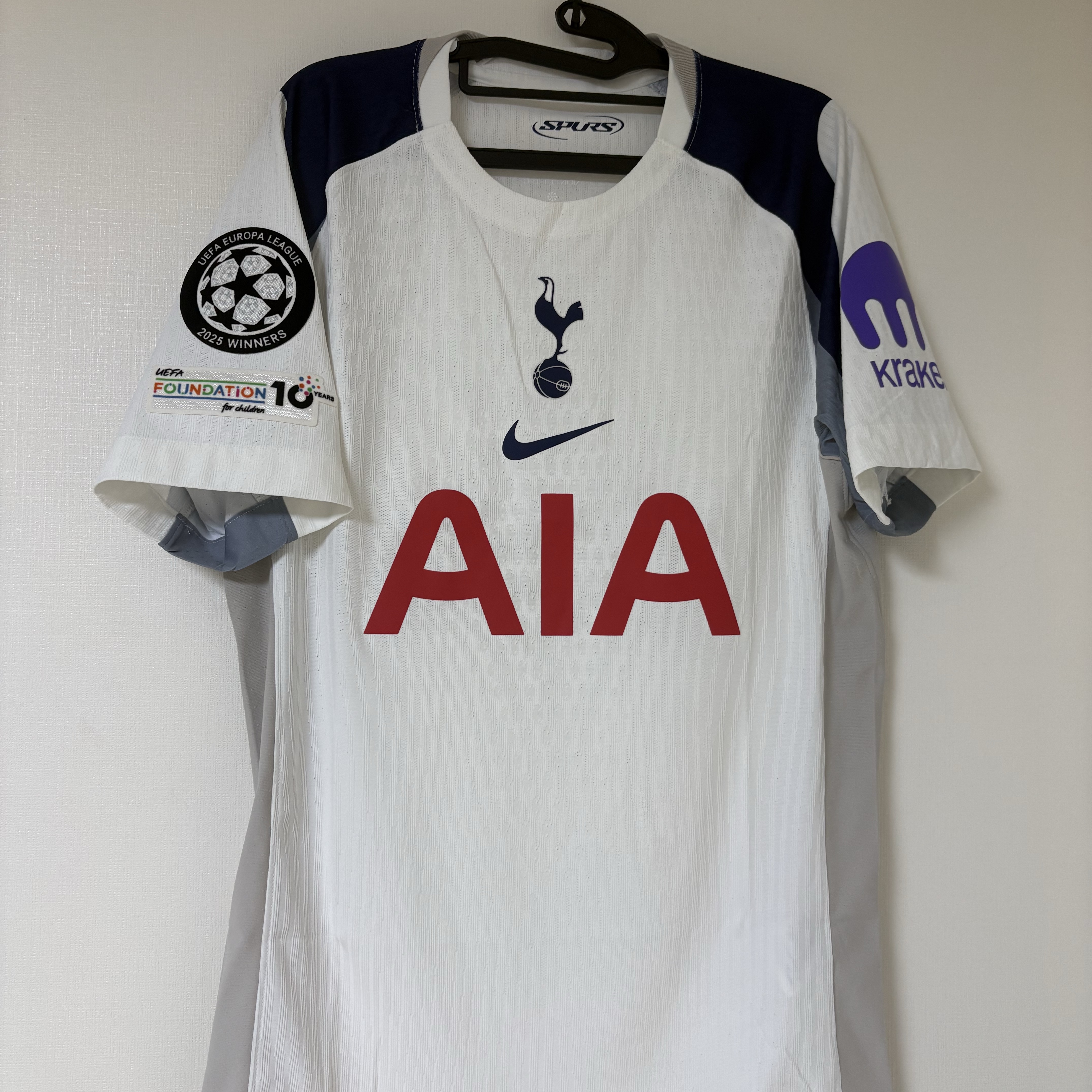 Nike Tottenham Hotspur 2025/26 Match Home Dri-Fit ADV Football Authentic Jersey White Light Iron Ore (Non Marking Ver.) 착용 스타일