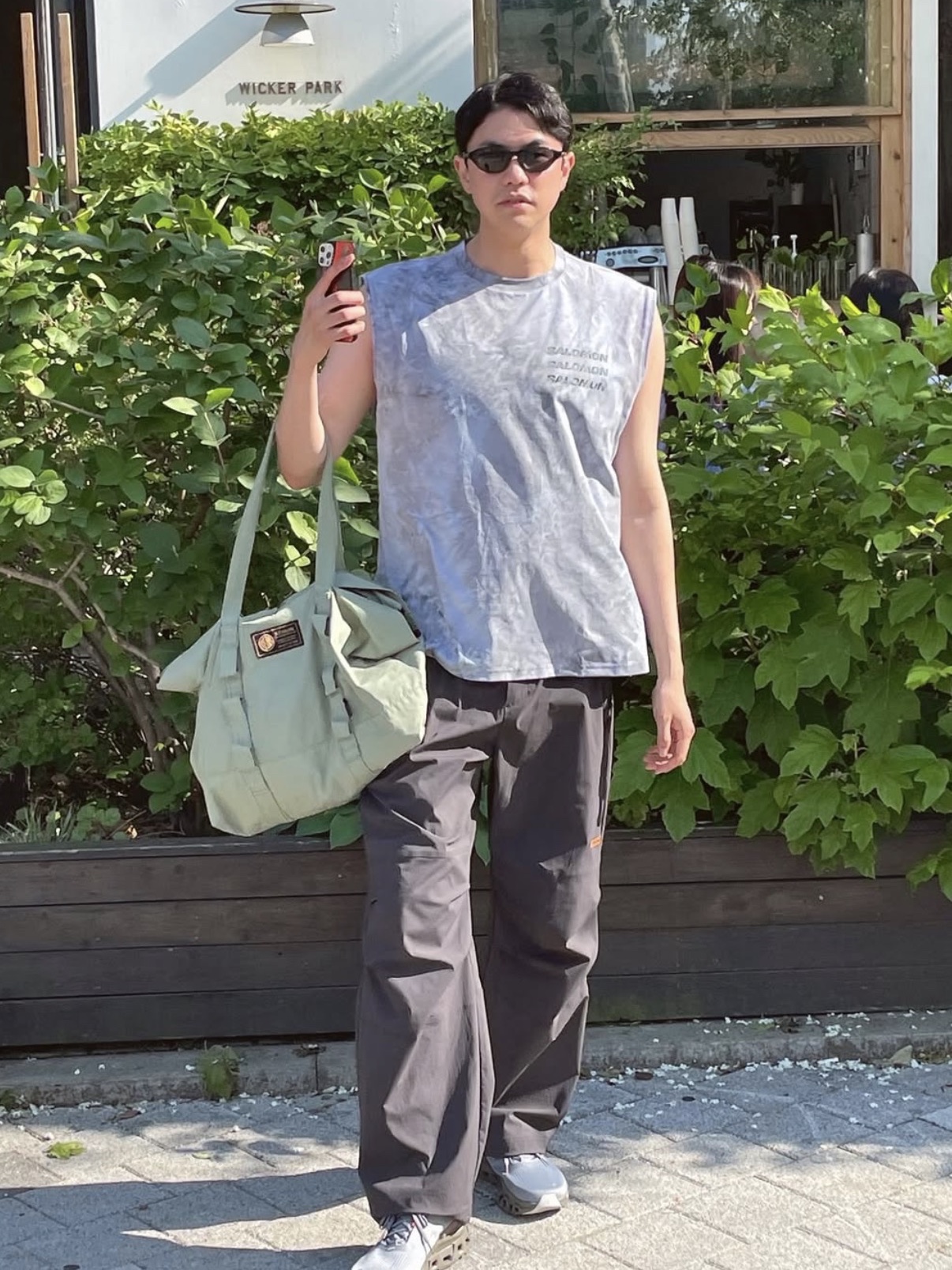 Salomon Nova Slate Warm Pants Dark Charcoal 착용 스타일