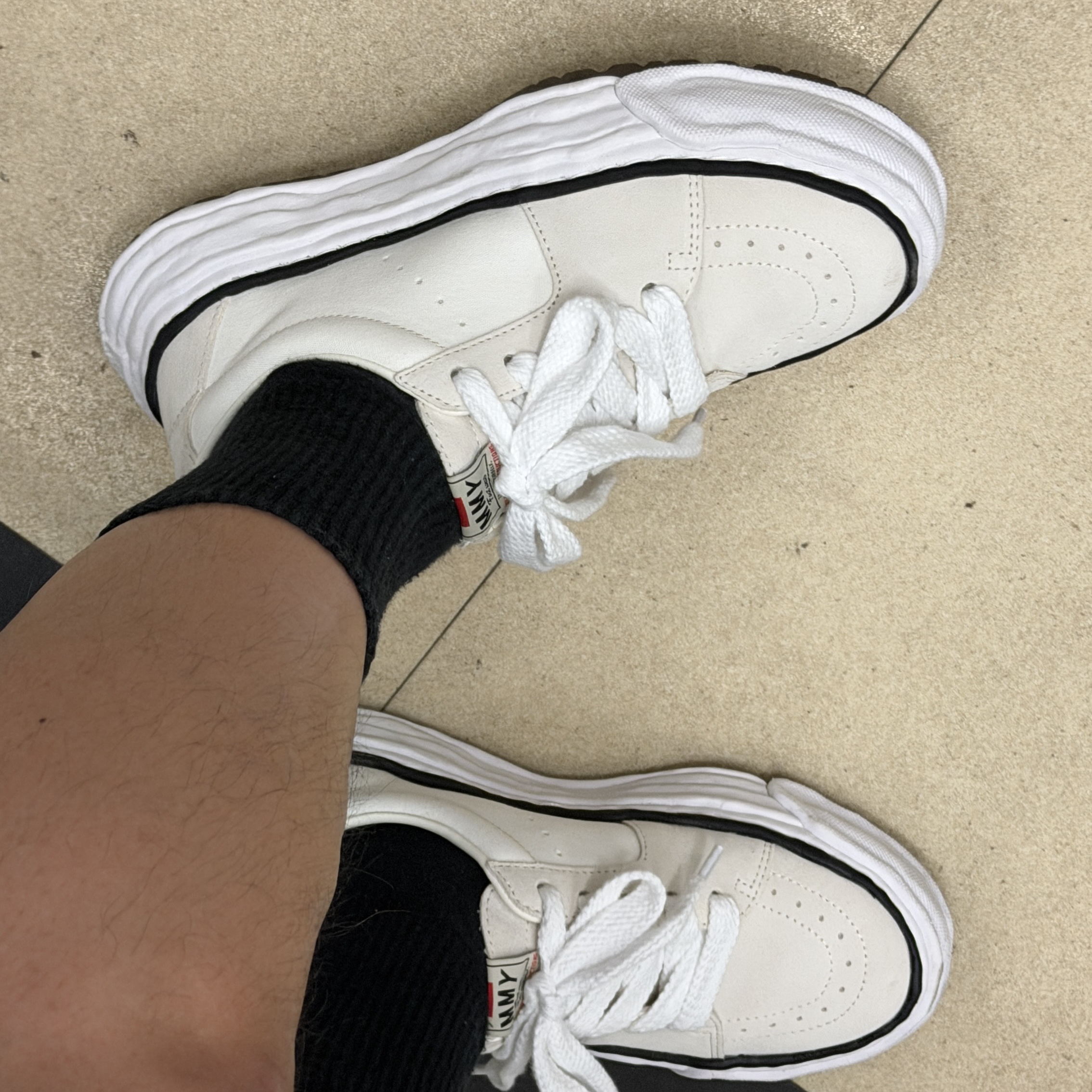 Mihara Yasuhiro Eric OG Sole Mix Material Low-Top Sneaker White 착용 스타일 - 4