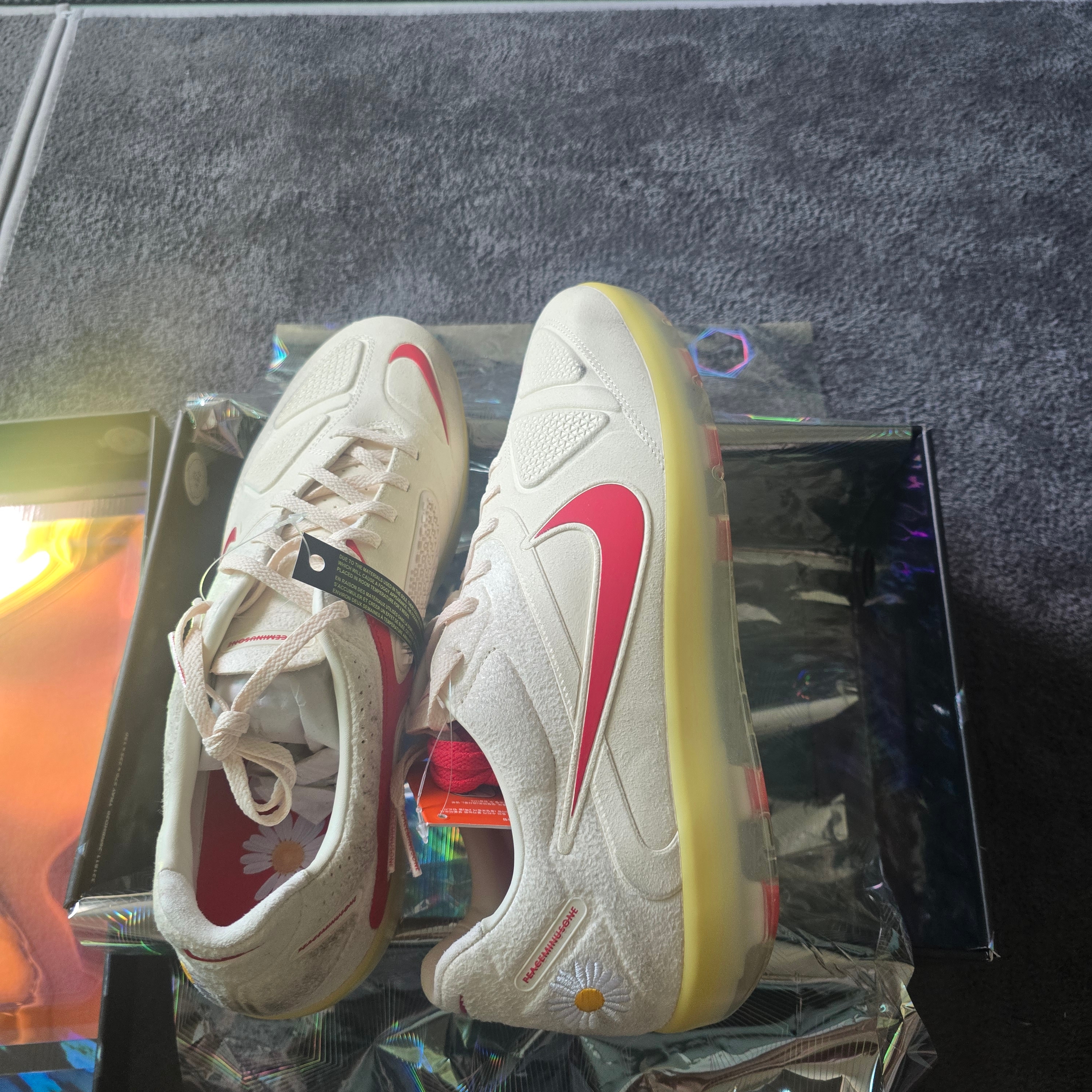 Nike x Peaceminusone Cryoshot CTR360 Natural and University Red 착용 스타일 - 6