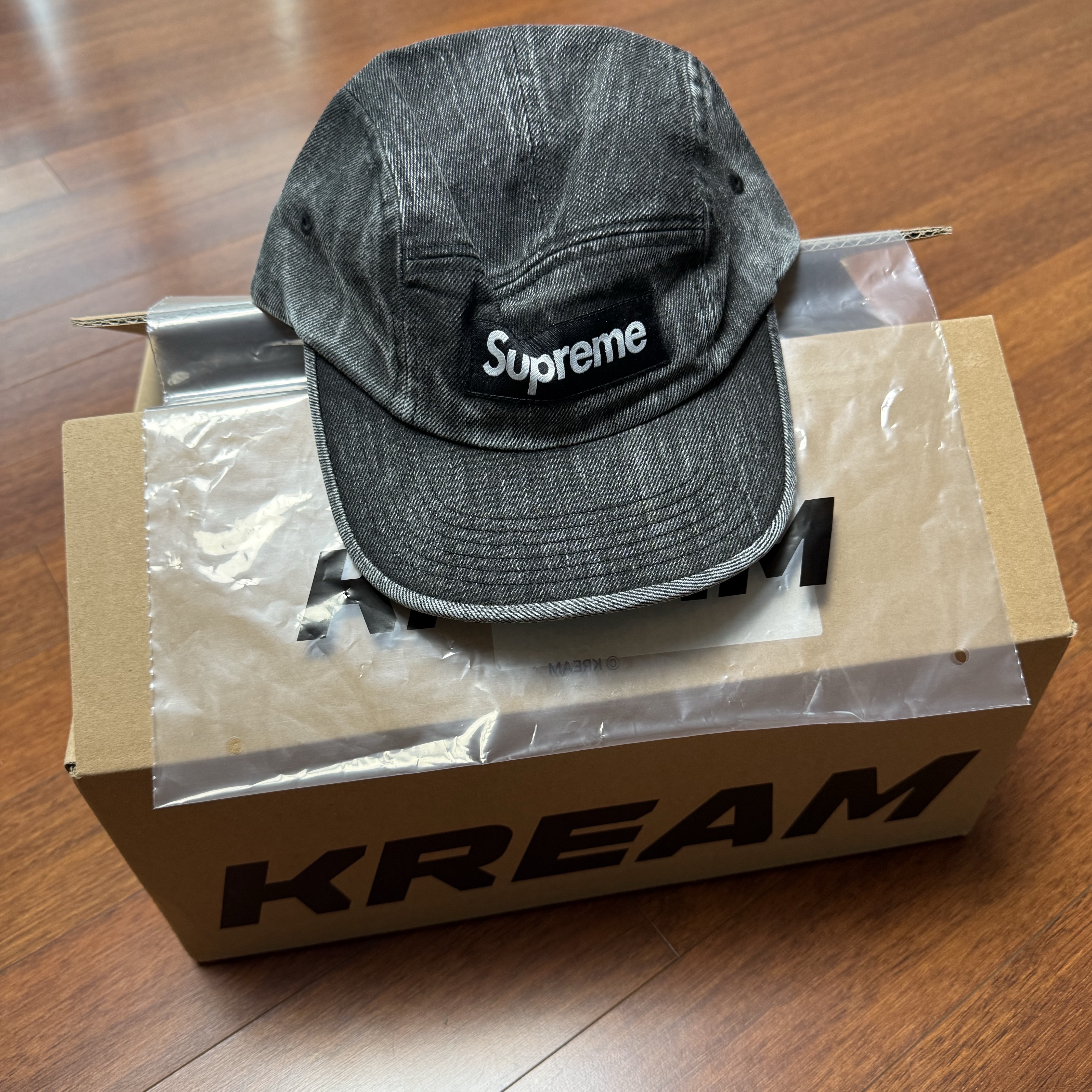 Supreme Coated Denim Camp Cap Black - 24SS 착용 스타일