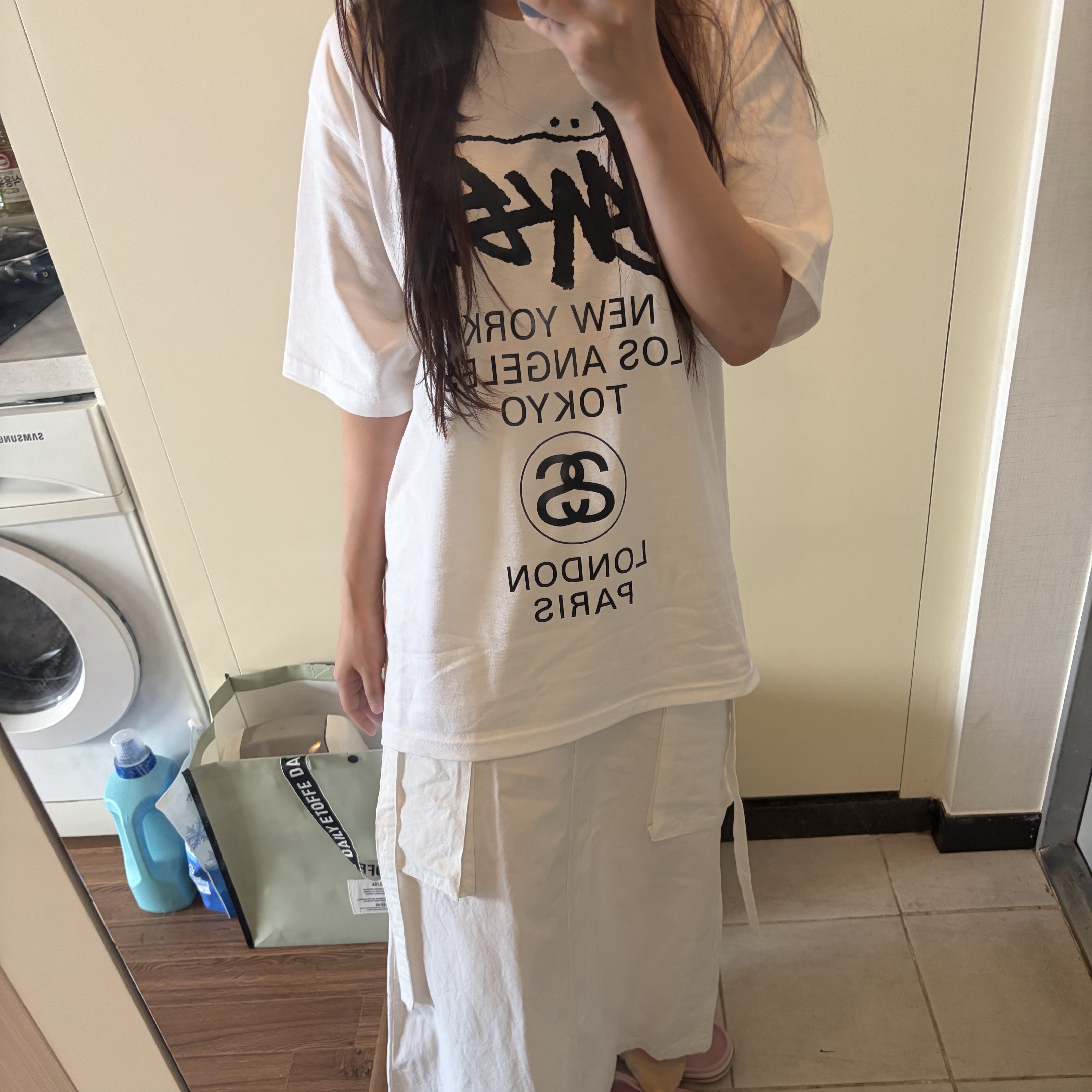 Stussy World Tour T-Shirt White 착용 스타일