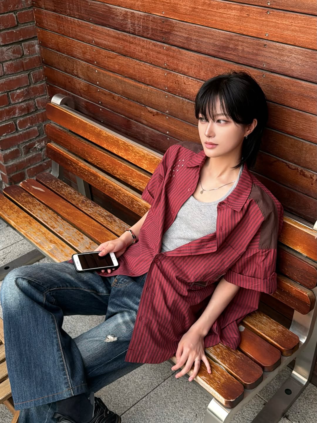 MAINBOOTH Patchwork Roll-up Shirt Red 착용 스타일 - 1