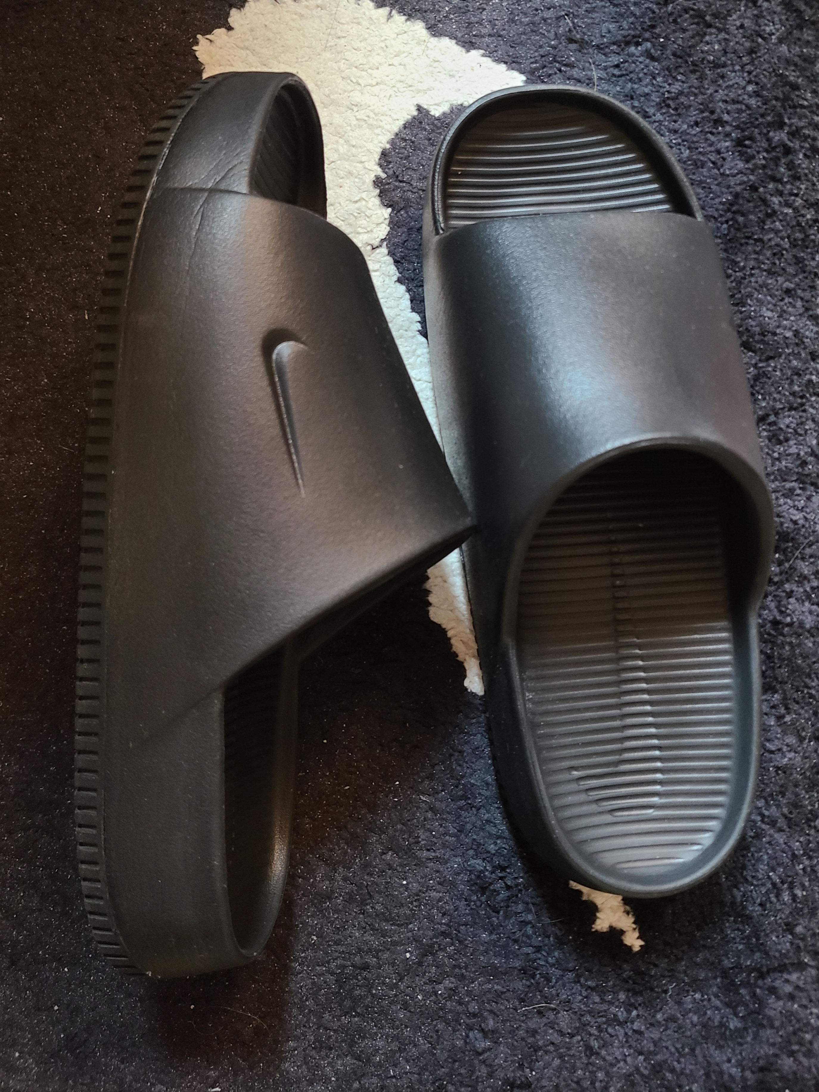 Nike Calm Slide Black 착용 스타일 - 2