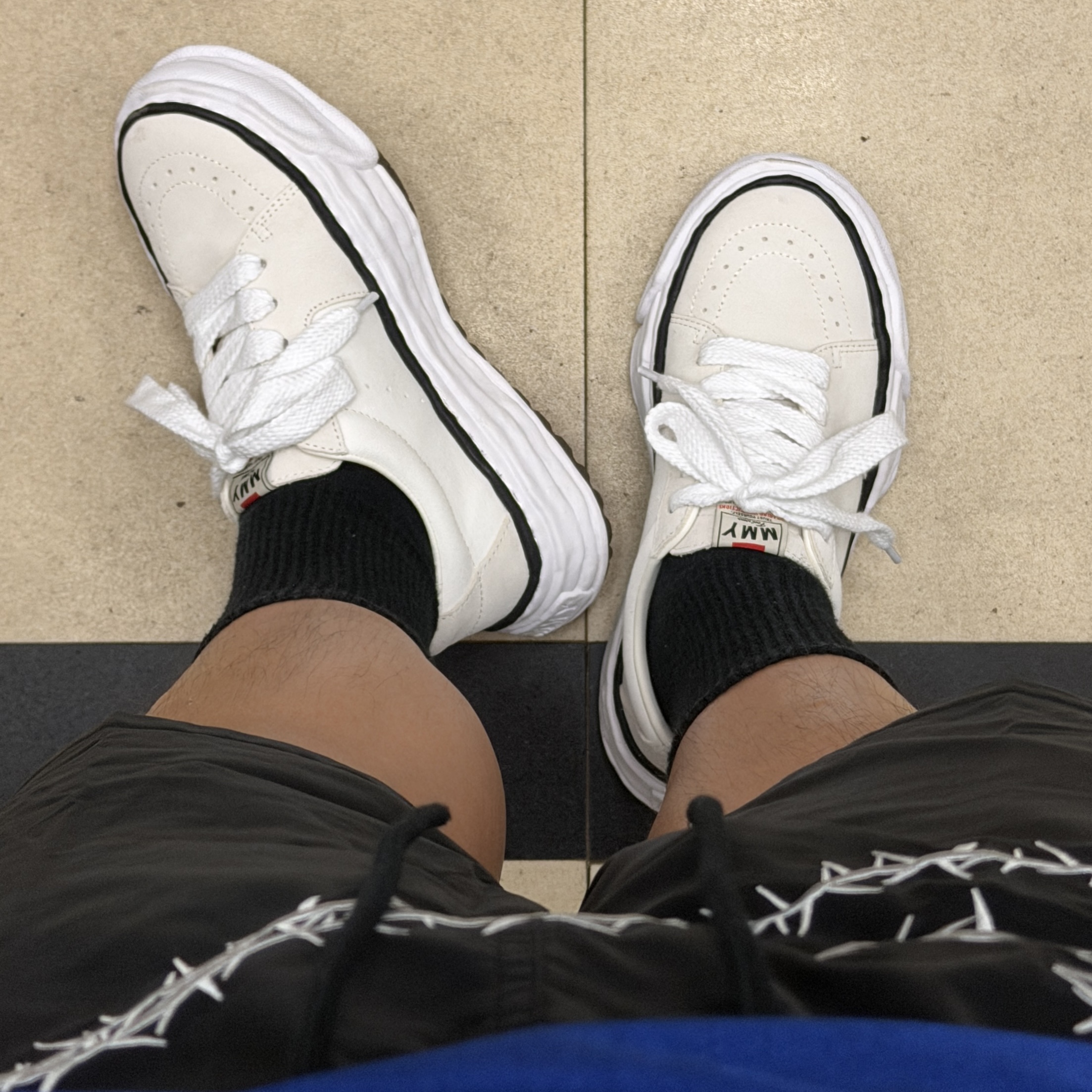 Mihara Yasuhiro Eric OG Sole Mix Material Low-Top Sneaker White 착용 스타일 - 2