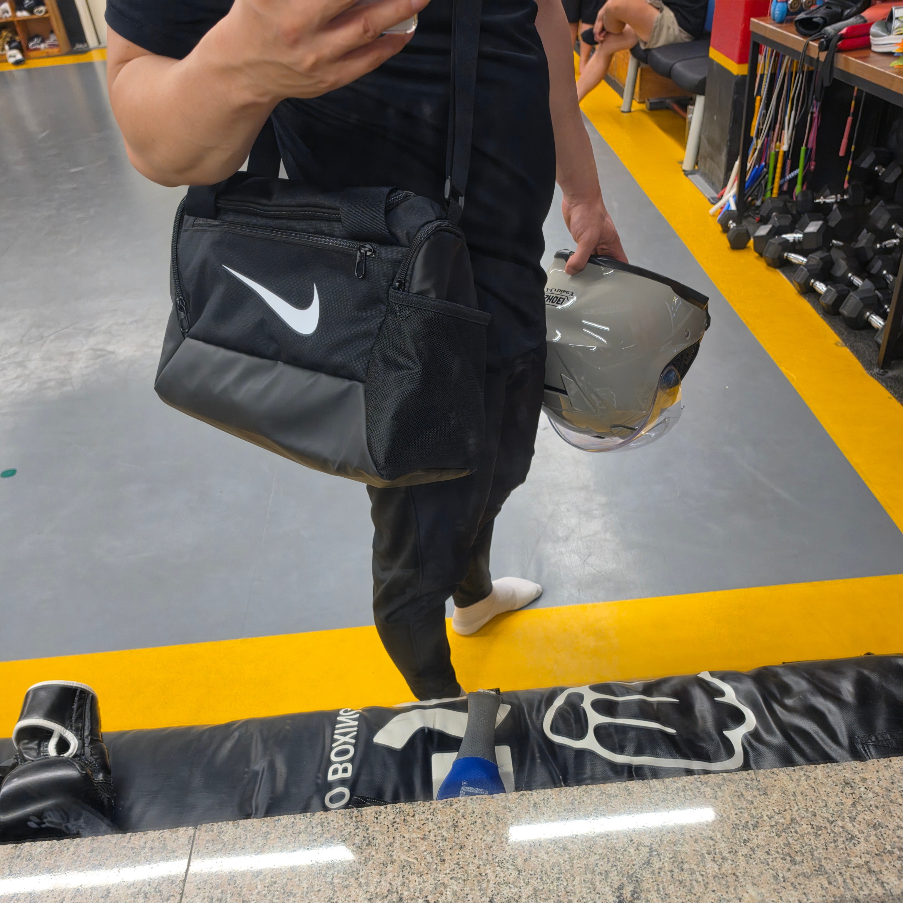 Nike Brasilia 9.5 Training Duffle Bag Extra Small 25L Black, Nike Dri-Fit Park 7 T-Shirt Black (Bundle of 3) 착용 스타일