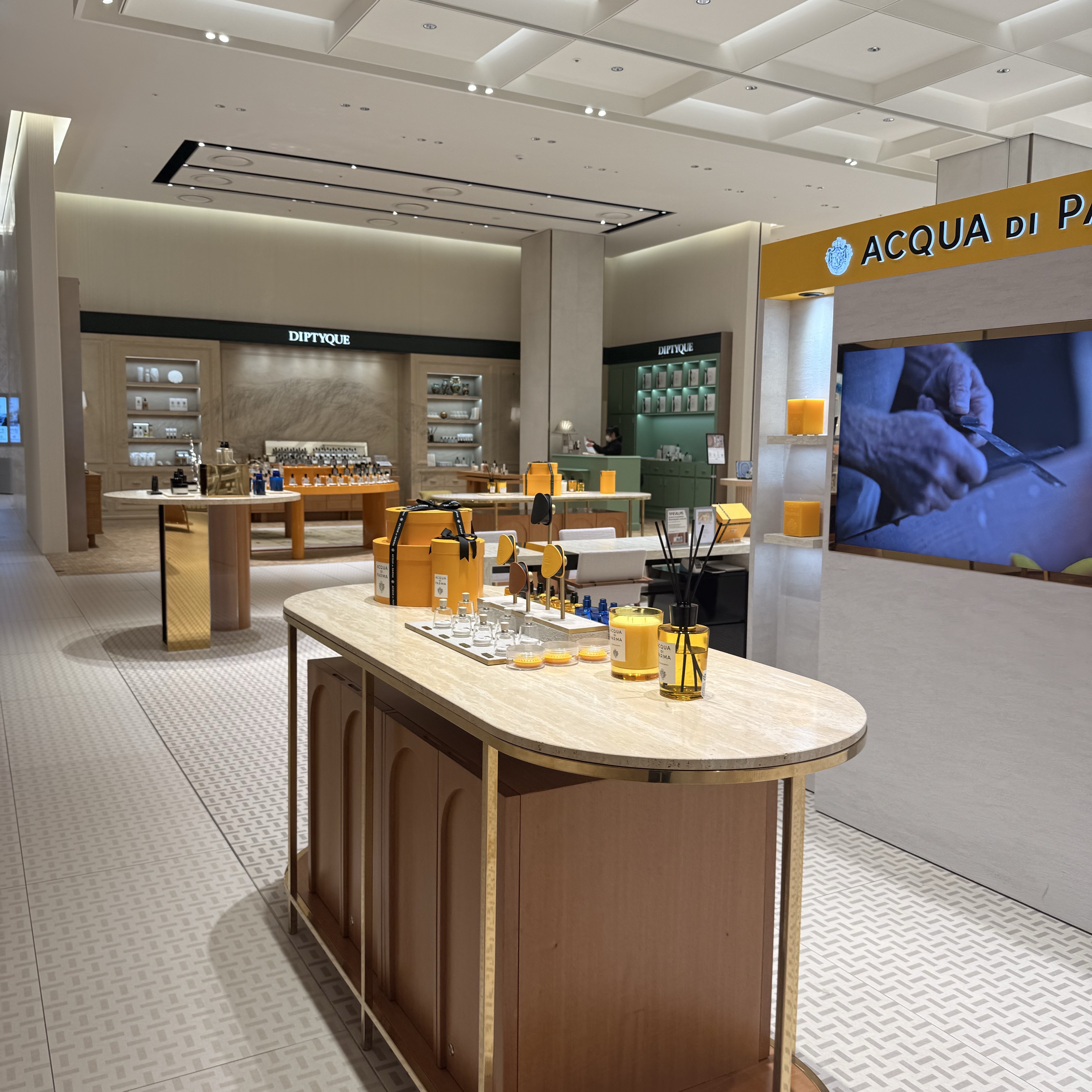 Acqua Di Parma Fico di Amalfi Eau De Toilette 100ml, Acqua Di Parma Mirto di Panarea Eau De Toilette 100ml 착용 스타일 - 1