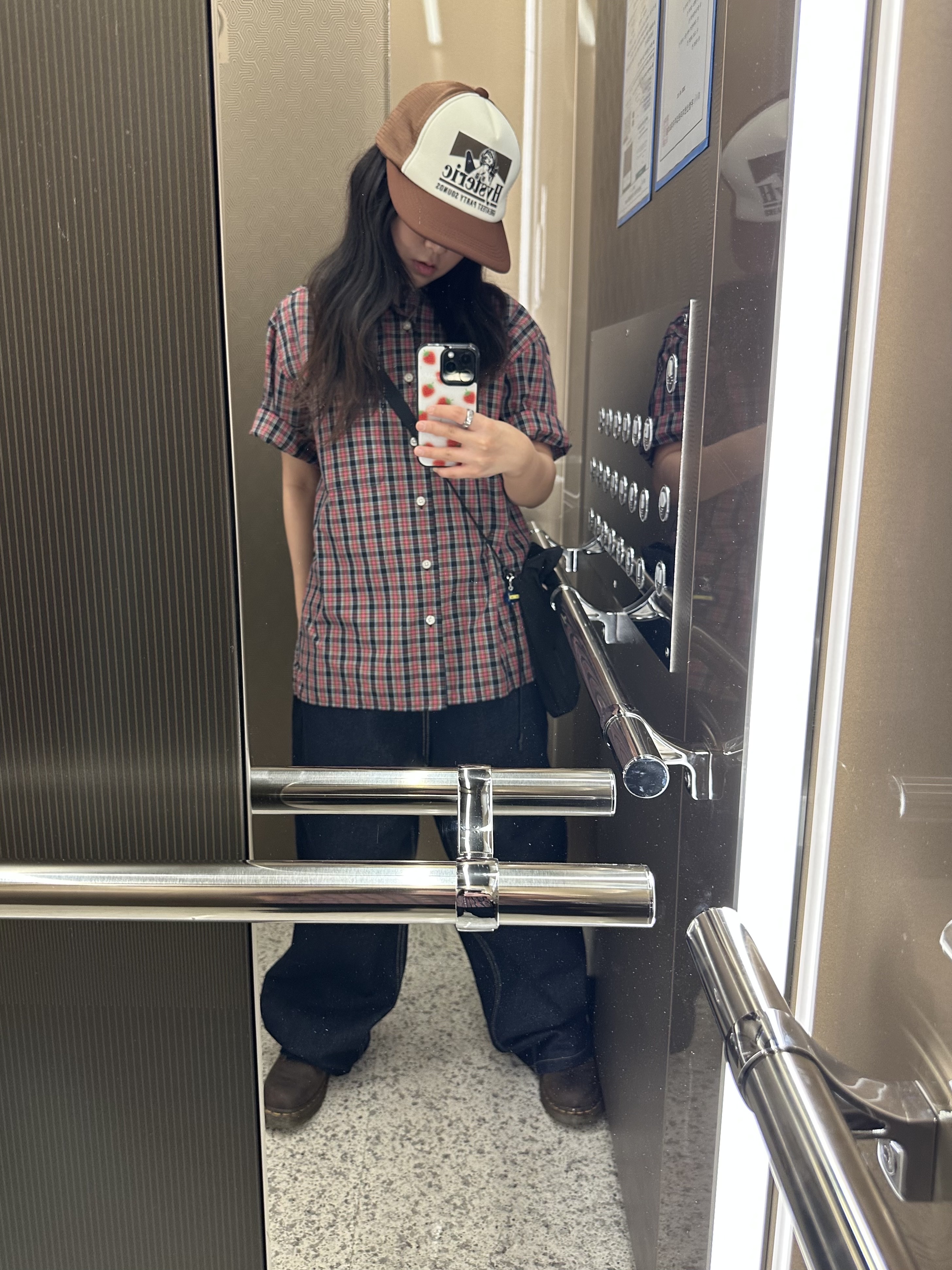 Hysteric Glamour Guitar Girl Mesh Cap Brown, BAPE Sta Mesh Cap Navy Blue 착용 스타일 - 3