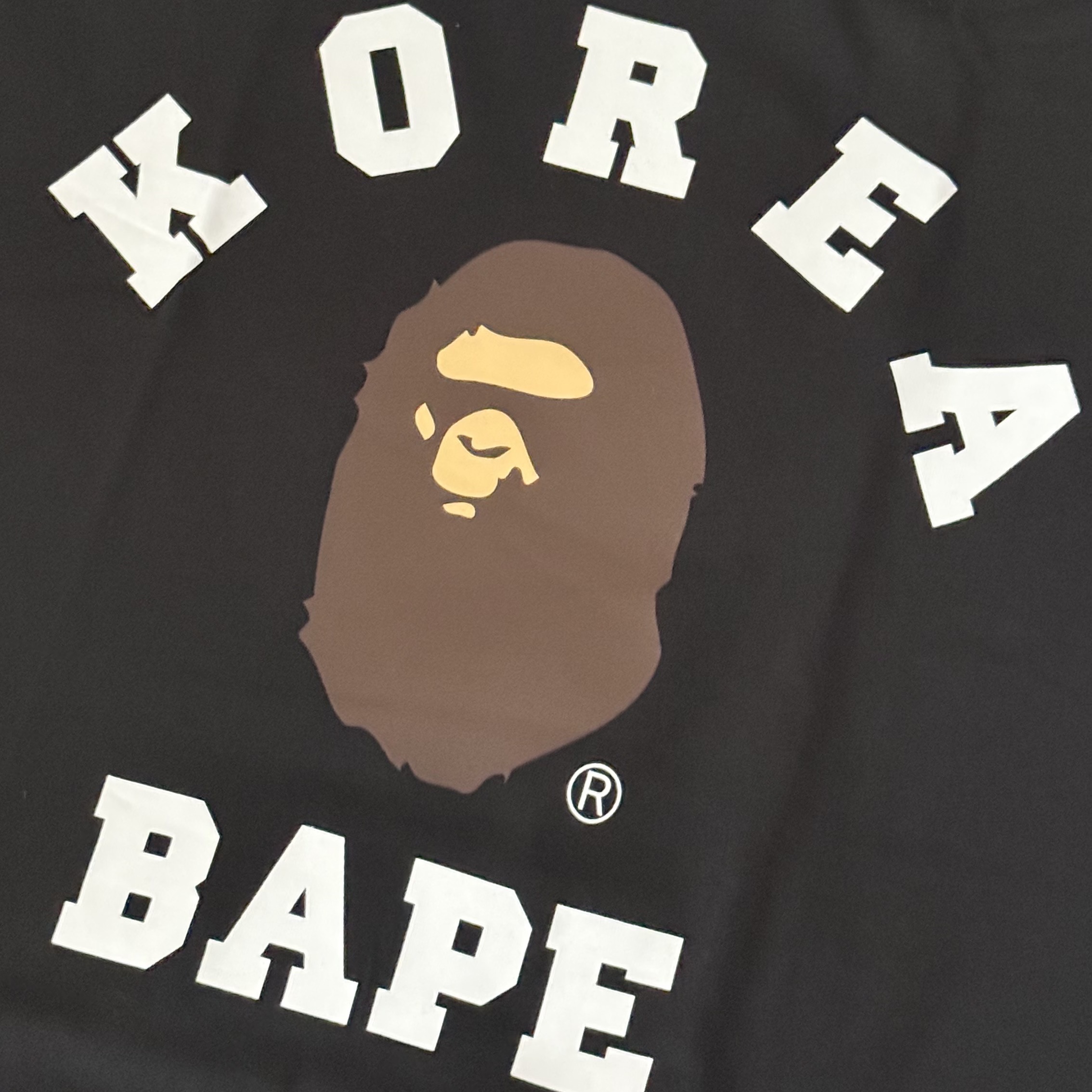 BAPE Korea College Relaxed Fit T-Shirt Black 착용 스타일 - 1