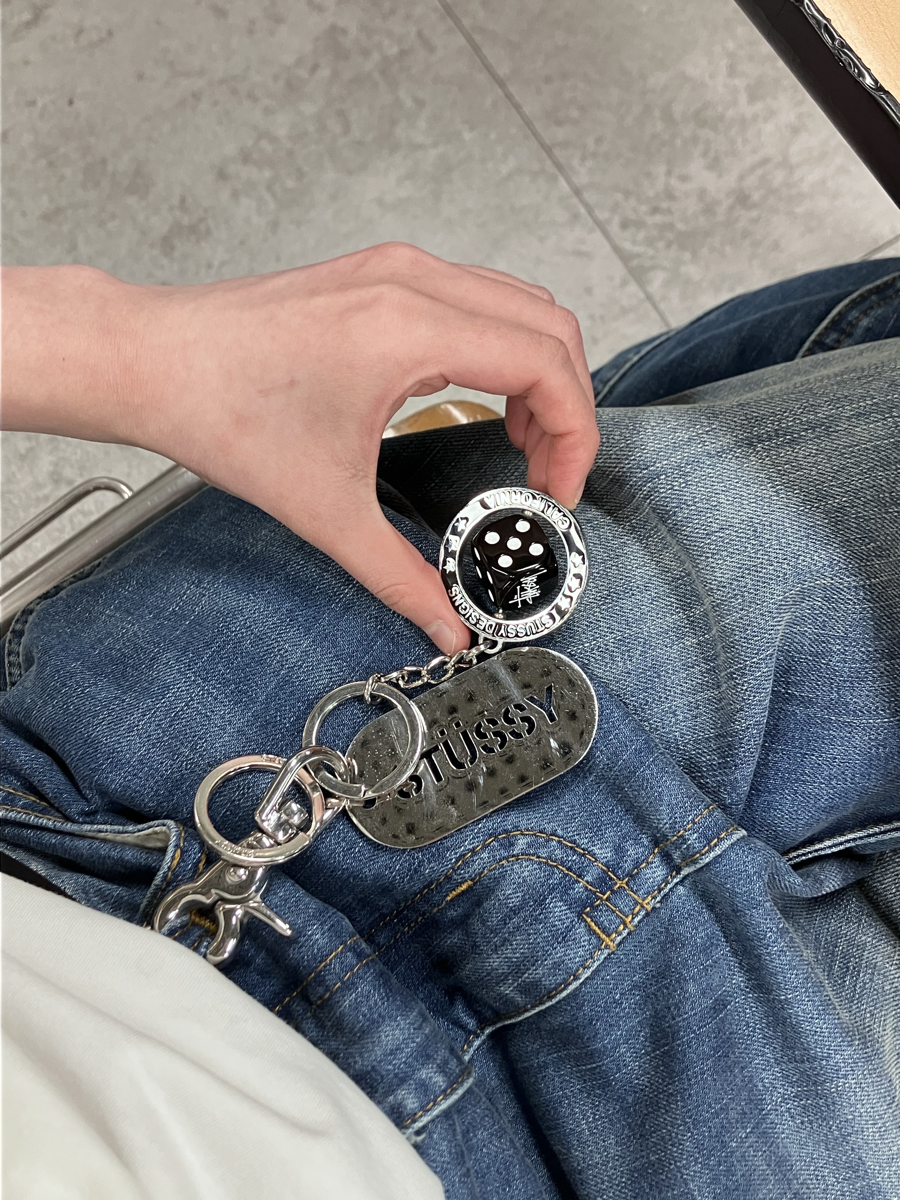 Diesel Dx1168040 Stainless Steel Double Pendant Necklace Silver, Stussy Spinning Dice Keychain Silver 착용 스타일 - 3