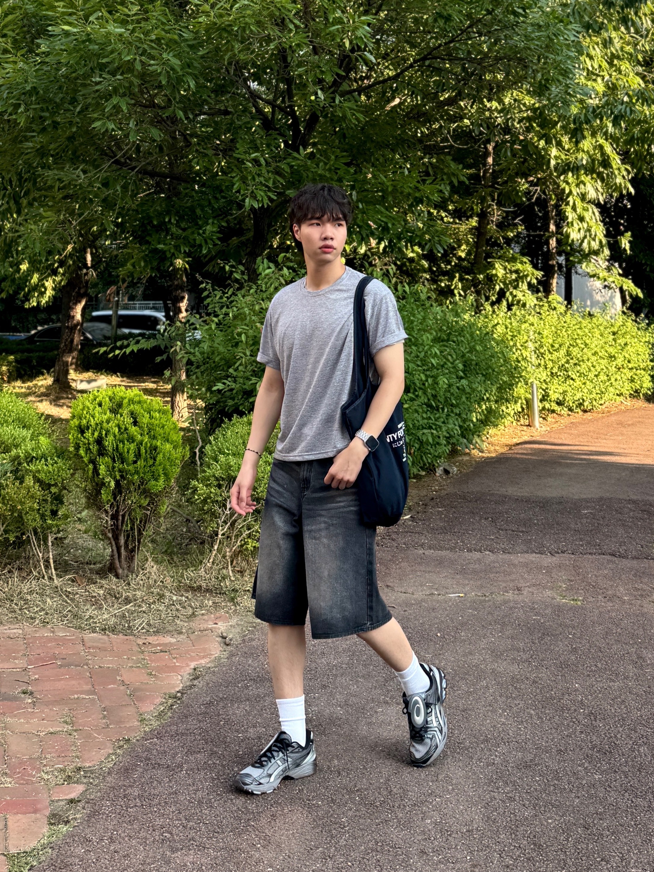 Asics x The Museum Visitor Gel-Kayano 14 Clay Grey Glacier Grey, [KREAM 단독] Scudo Shell Black Pearl Beads Bracelet 착용 스타일 - 1