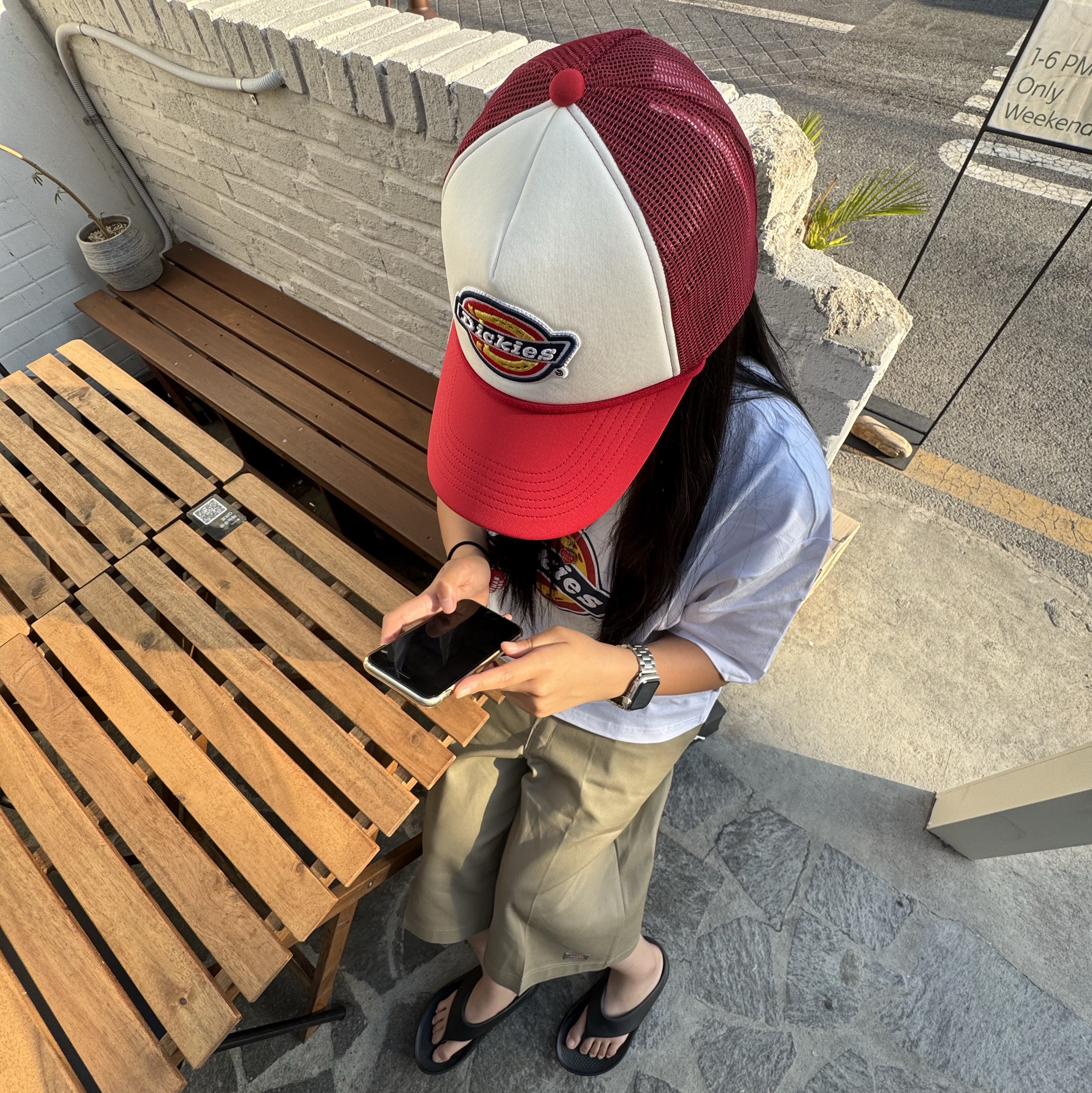 Oofos OOriginal Black 착용 스타일 - 3
