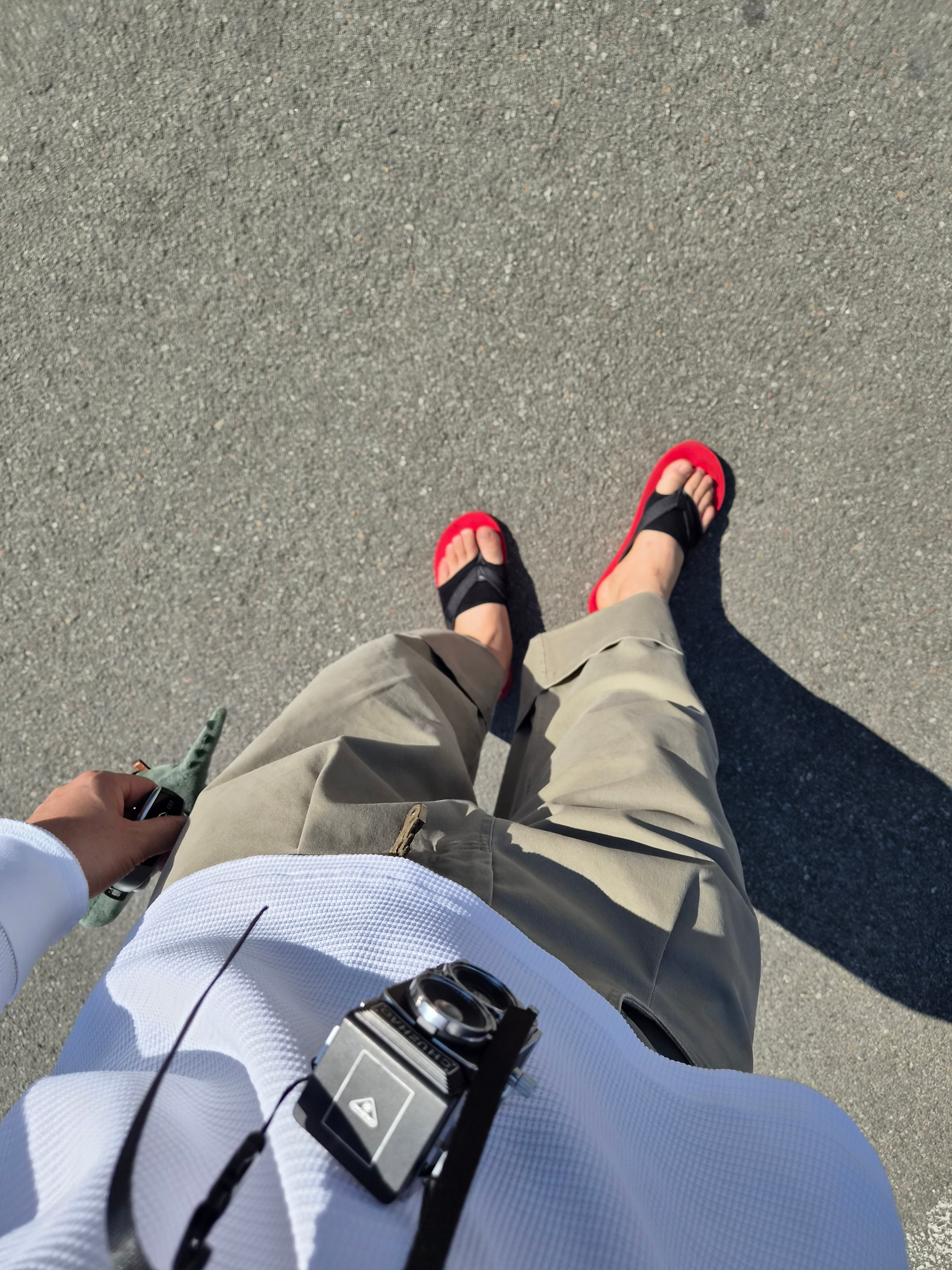 Matin Kim Matin Denim Loop Flip Flop In Red, Aftermath Atm Logo Ball Cap Burgundy 착용 스타일 - 2