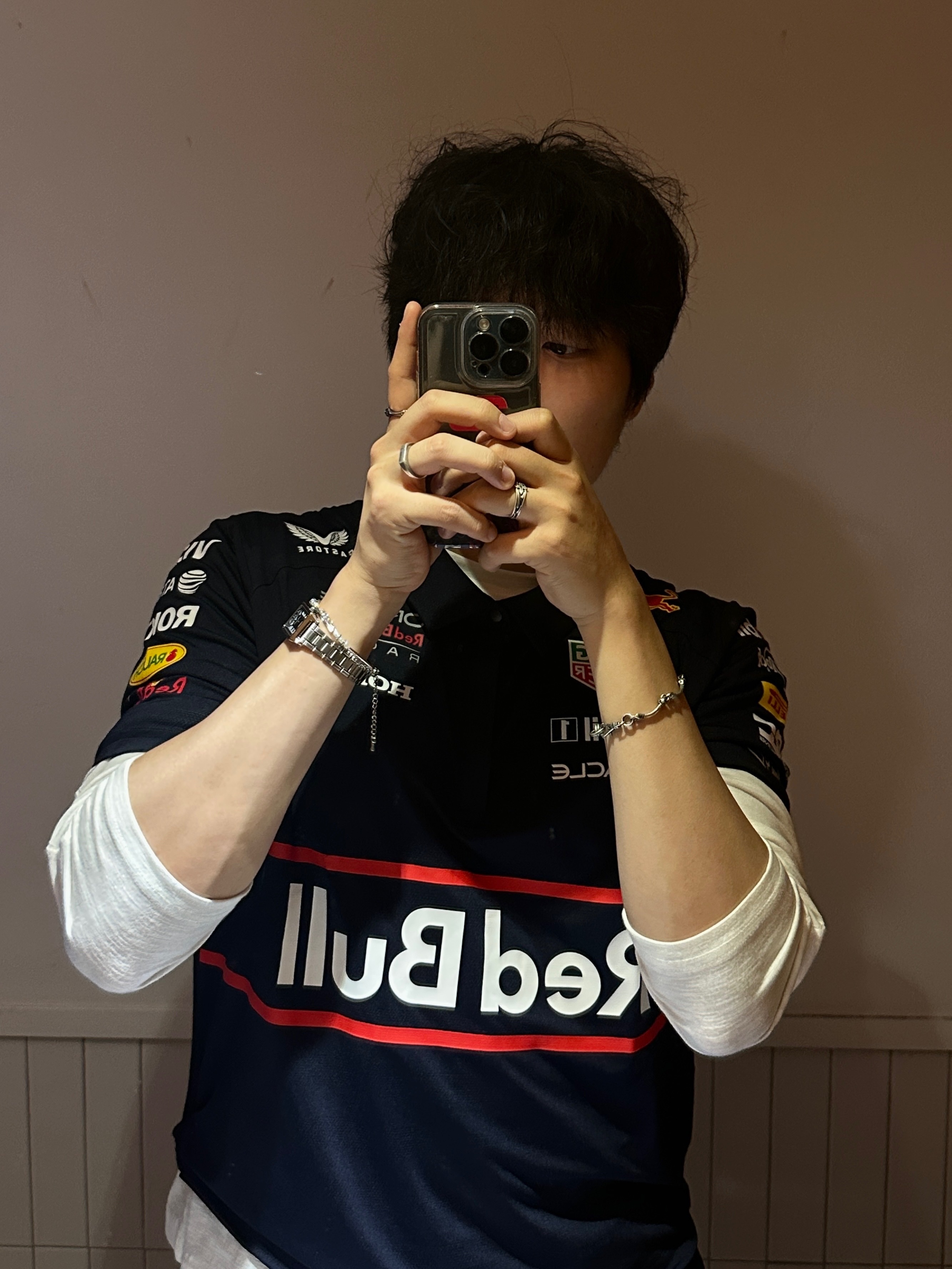 Casio LTP-V007D-1B, AX CONNECTION Light Snake Texture Belt Beige 착용 스타일 - 4