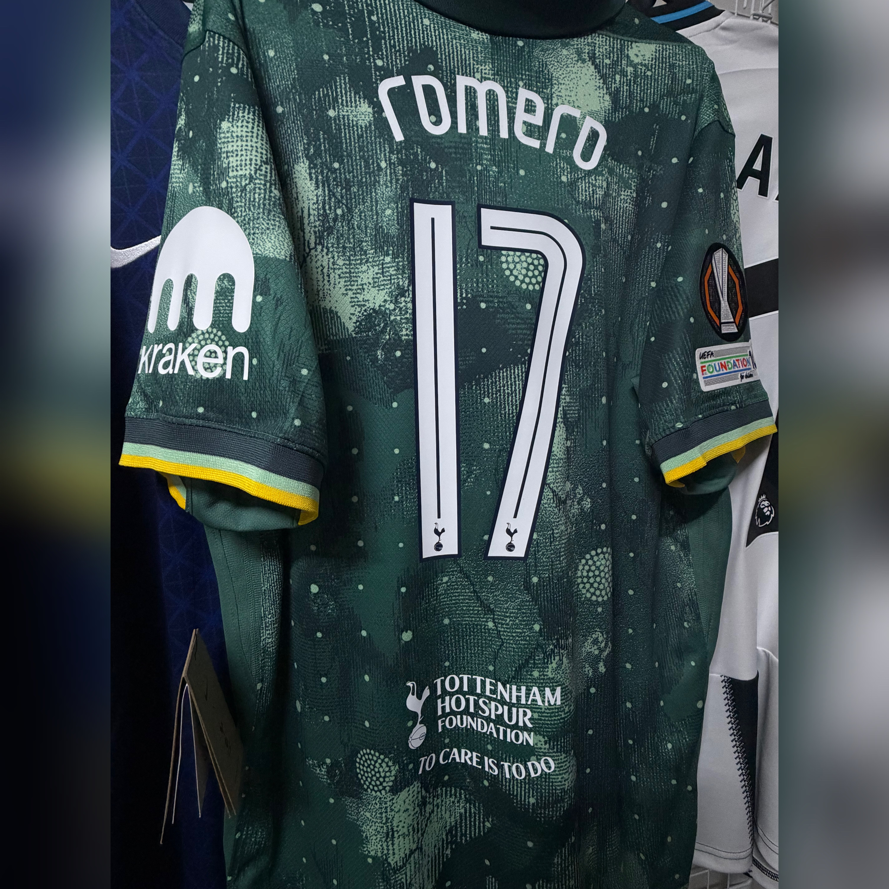 Nike Tottenham Hotspur 2024/25 Dri-Fit Stadium Third Replica Jersey Enamel Green (Non Marking Ver.) 착용 스타일