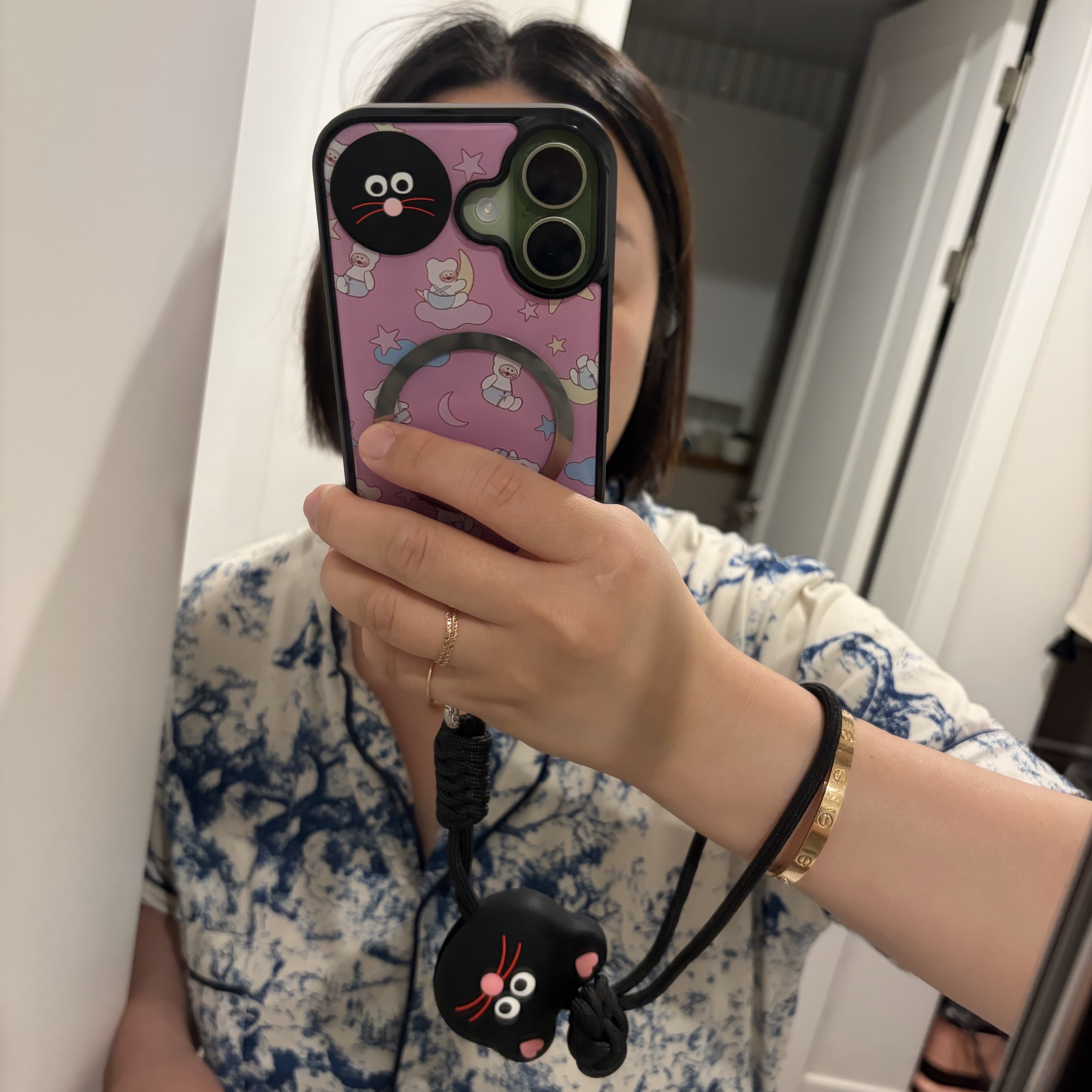 MNH Baby Phone Case-Pink 착용 스타일