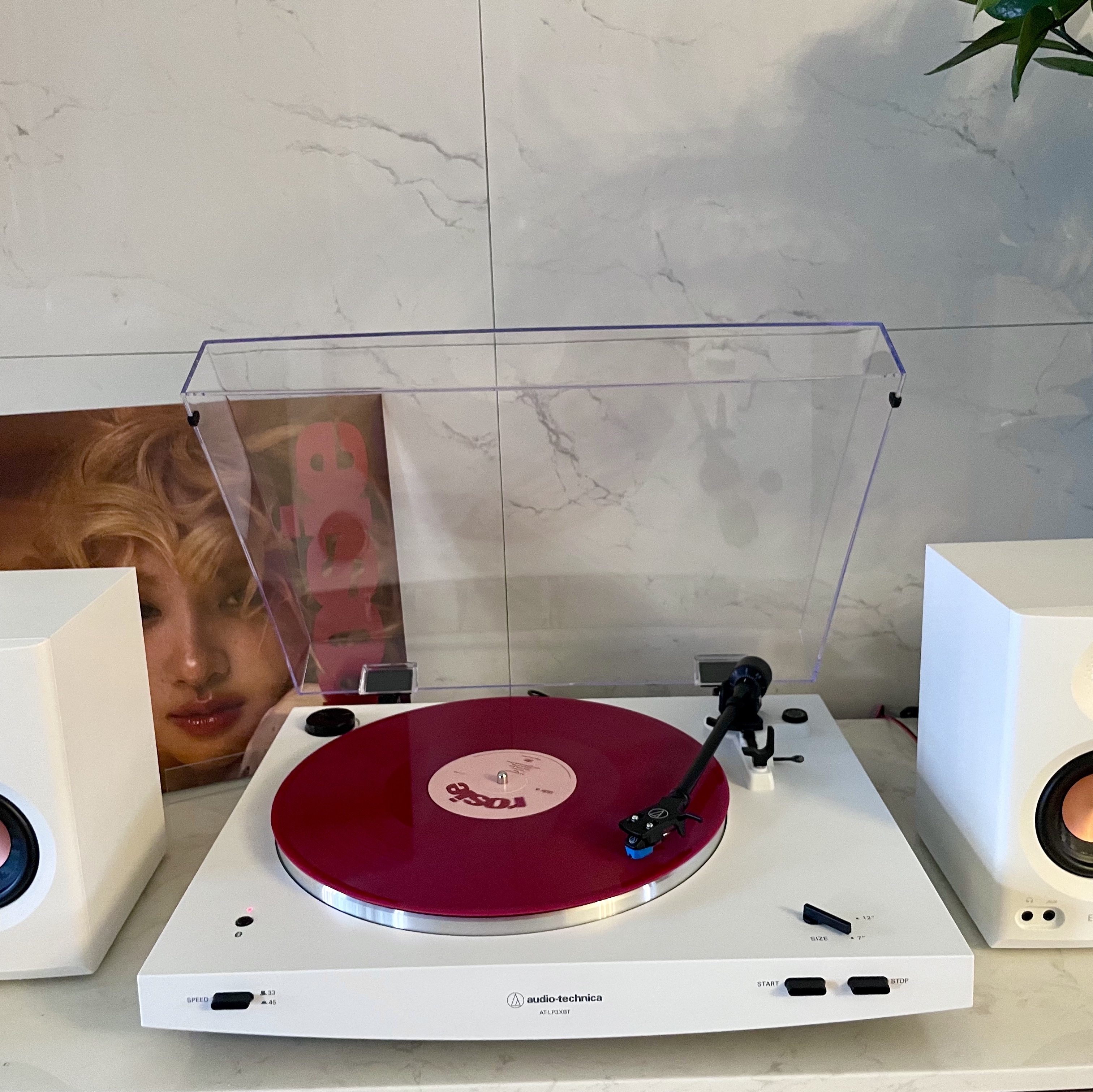 Audio-Technica AT-LP3XBT Automatic Belt-Drive Turntable (Wireless & Analog) White, Rose 1st Album Rosie Rose Store Exclusive LP Red 착용 스타일