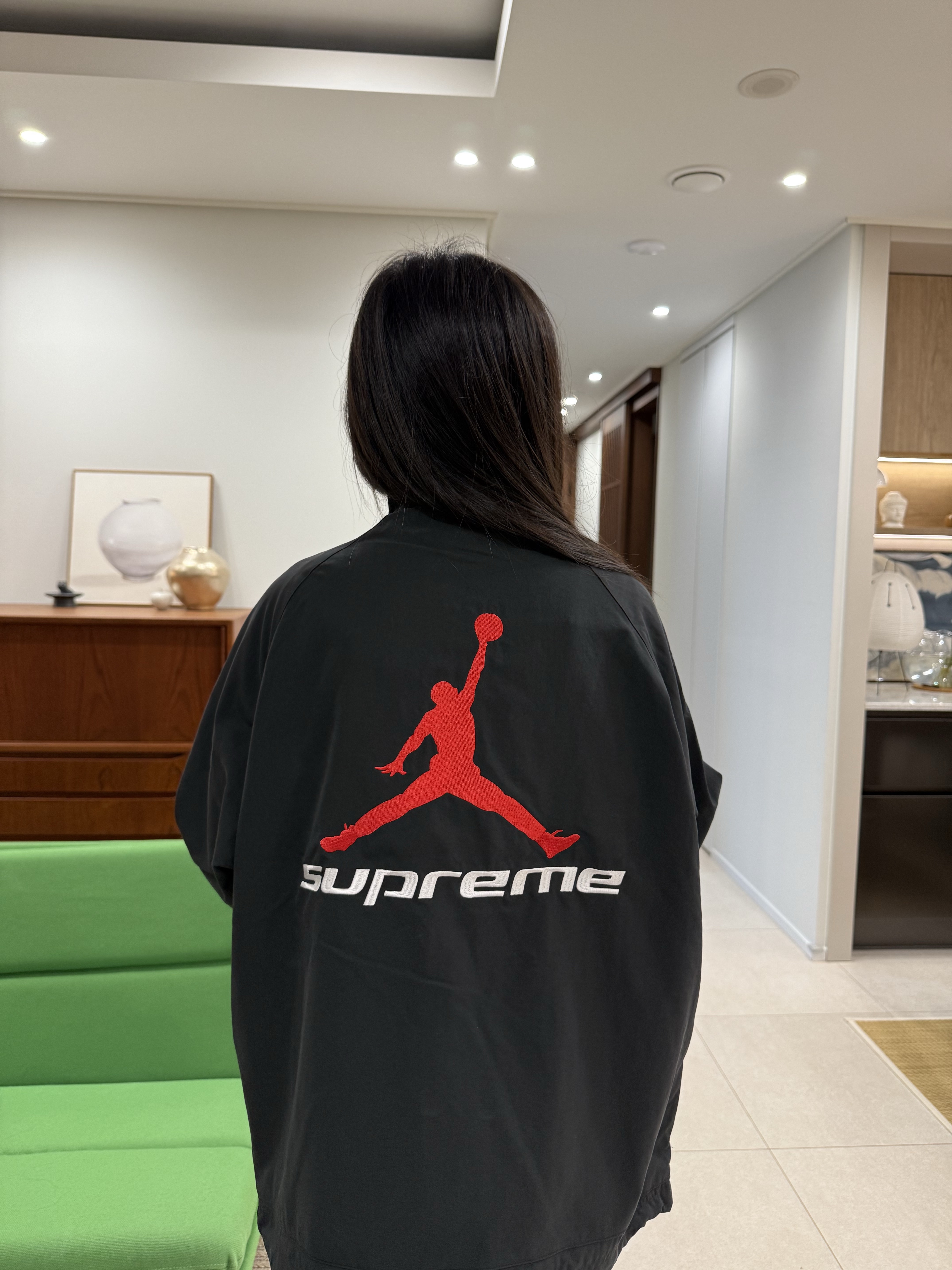 Supreme x Jordan Track Jacket Black - 26SS 착용 스타일 - 1