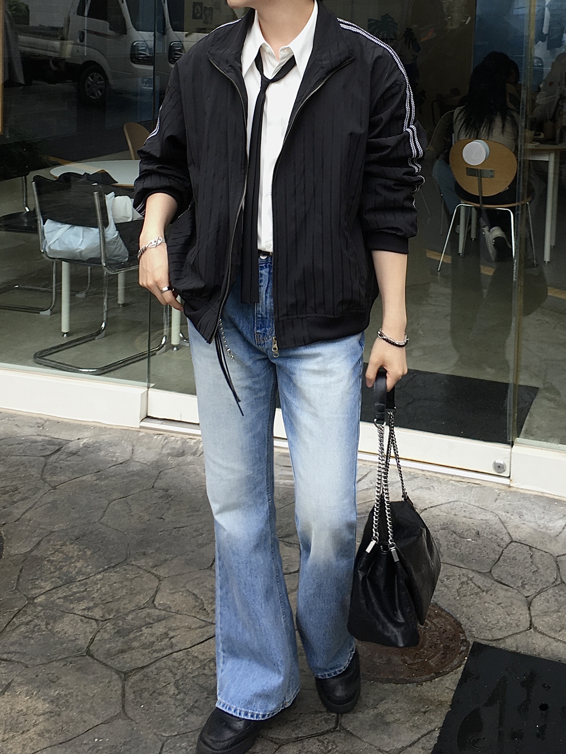 Zara Rock Style Flap Shoulder Bag Black 착용 스타일 - 1
